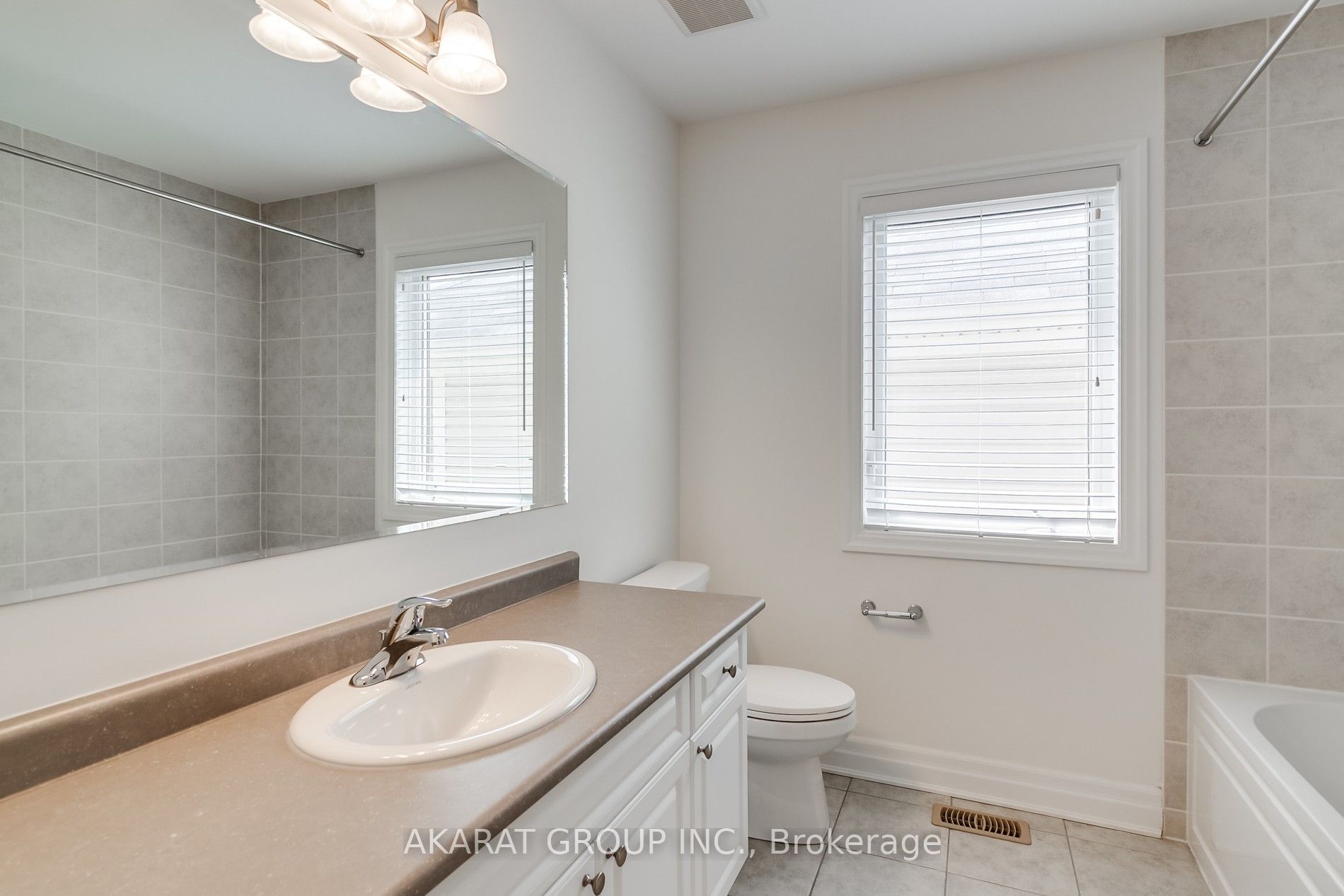 31 Pickett Place Property Photo 36