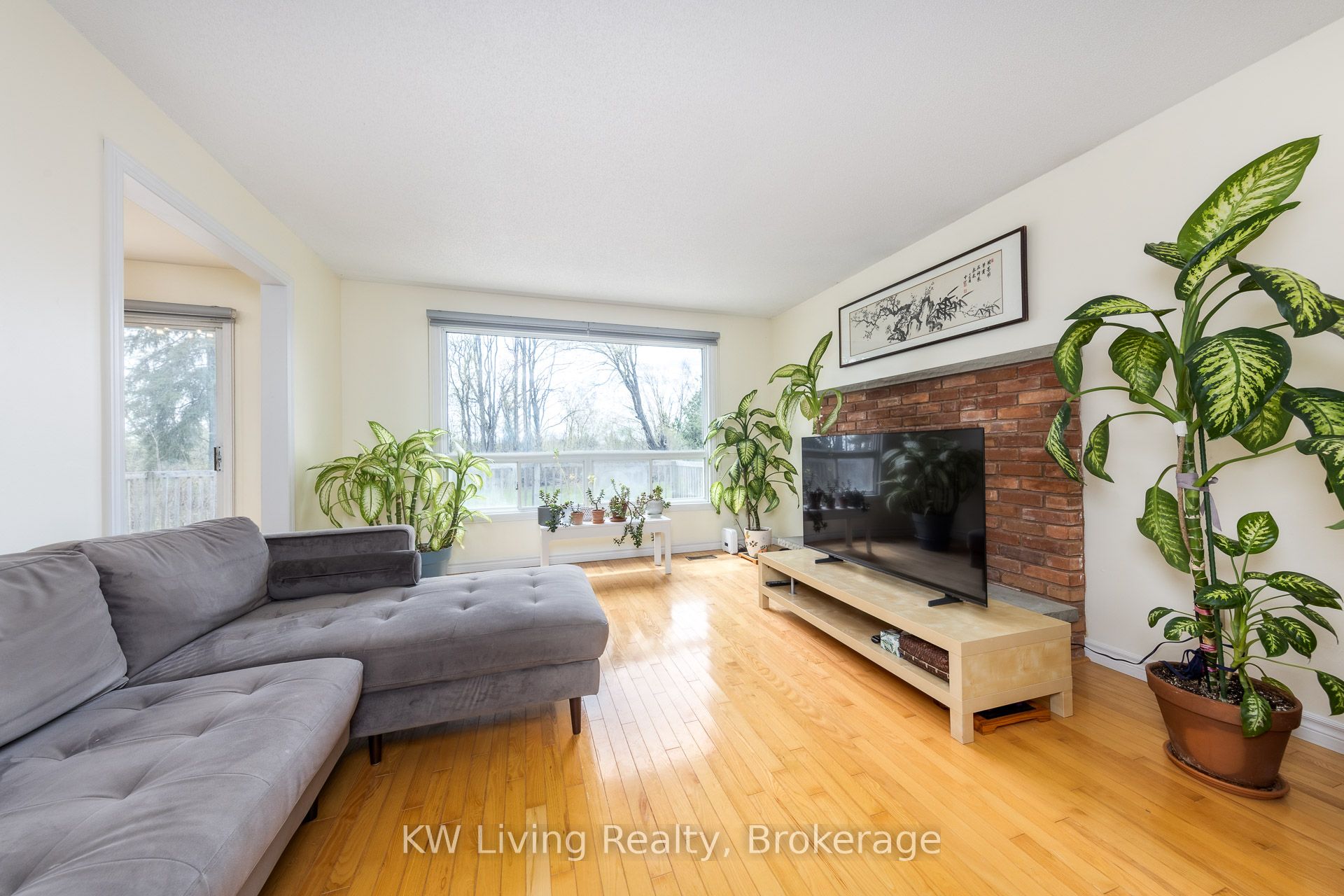 833 Fairbairn Street Property Photo 1