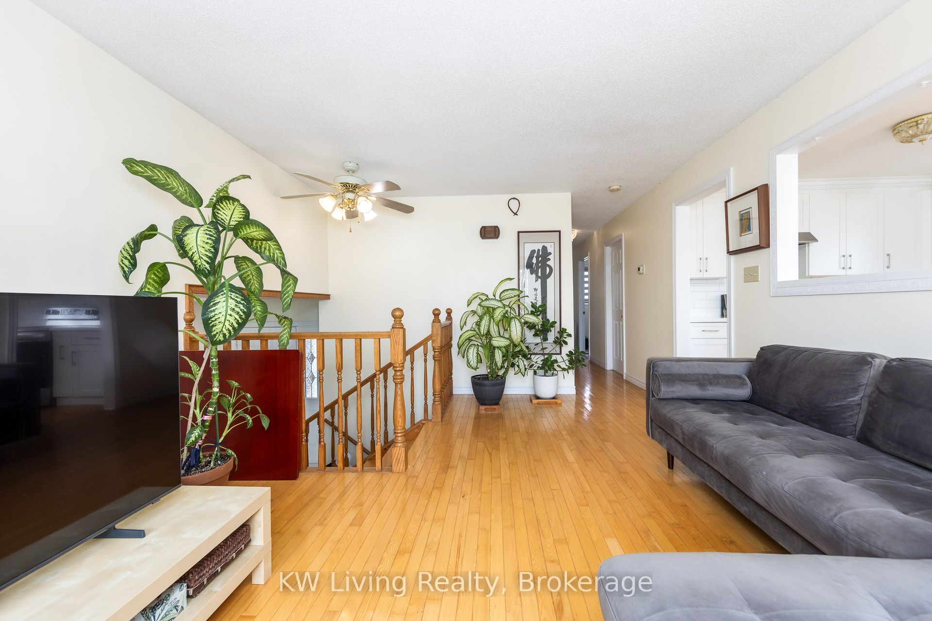 833 Fairbairn Street Property Photo 8