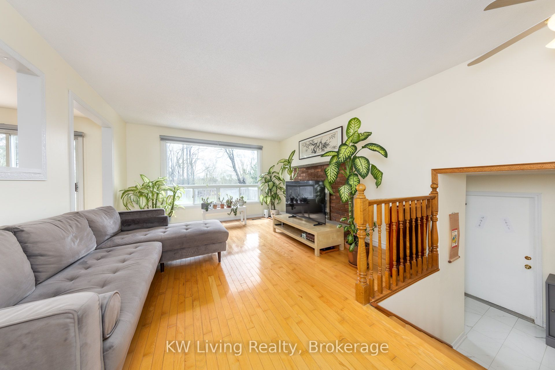 833 Fairbairn Street Property Photo 9