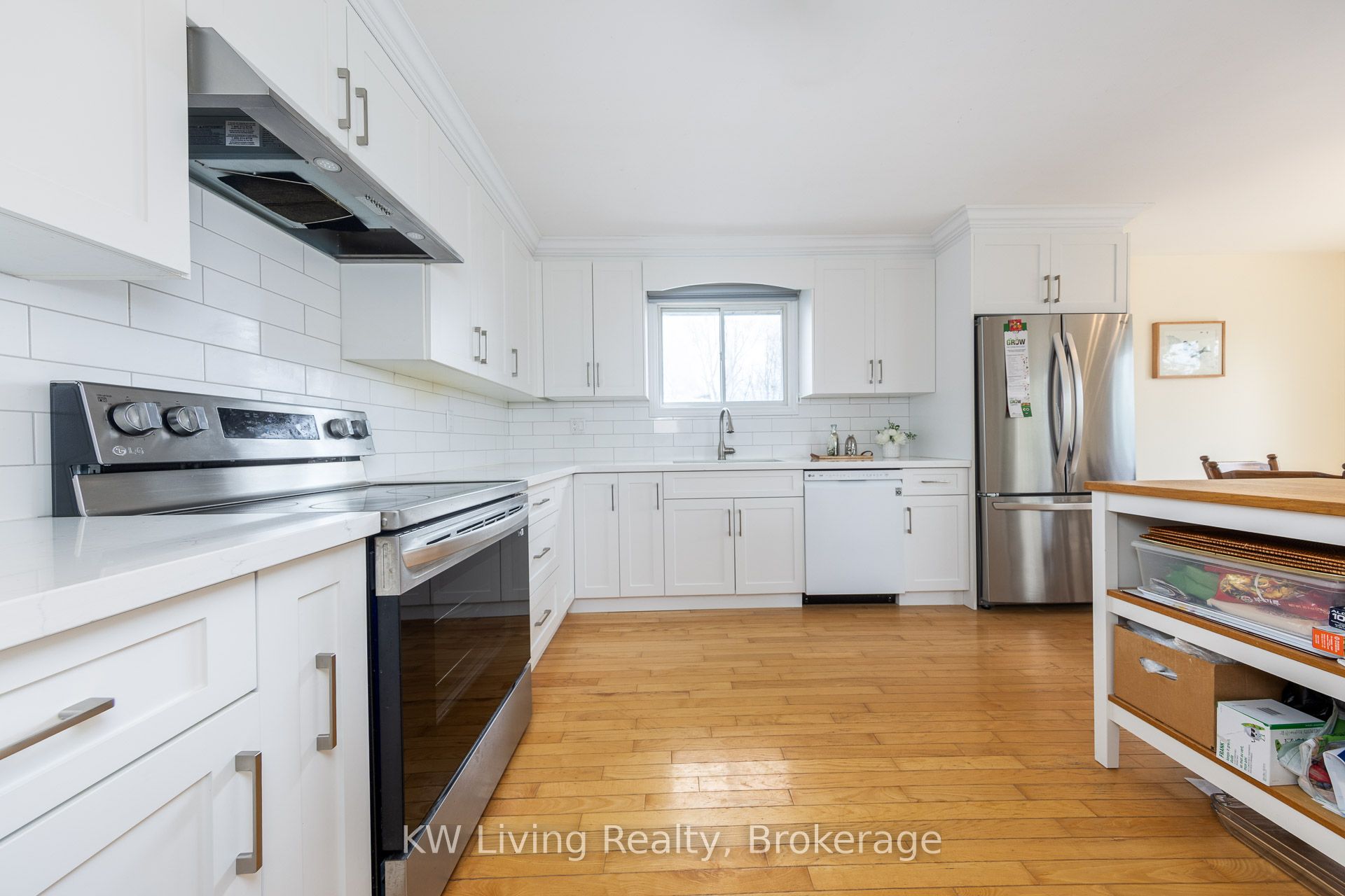 833 Fairbairn Street Property Photo 11