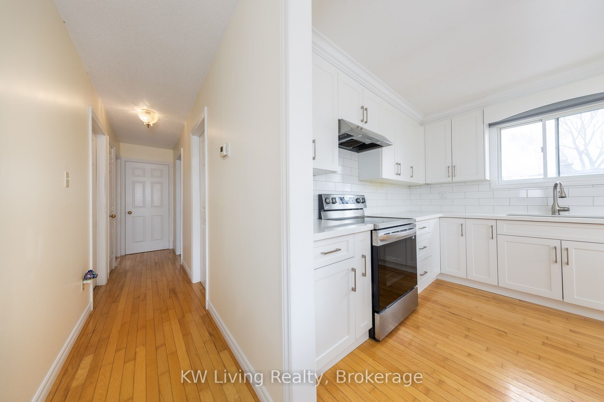 833 Fairbairn Street Property Photo 17