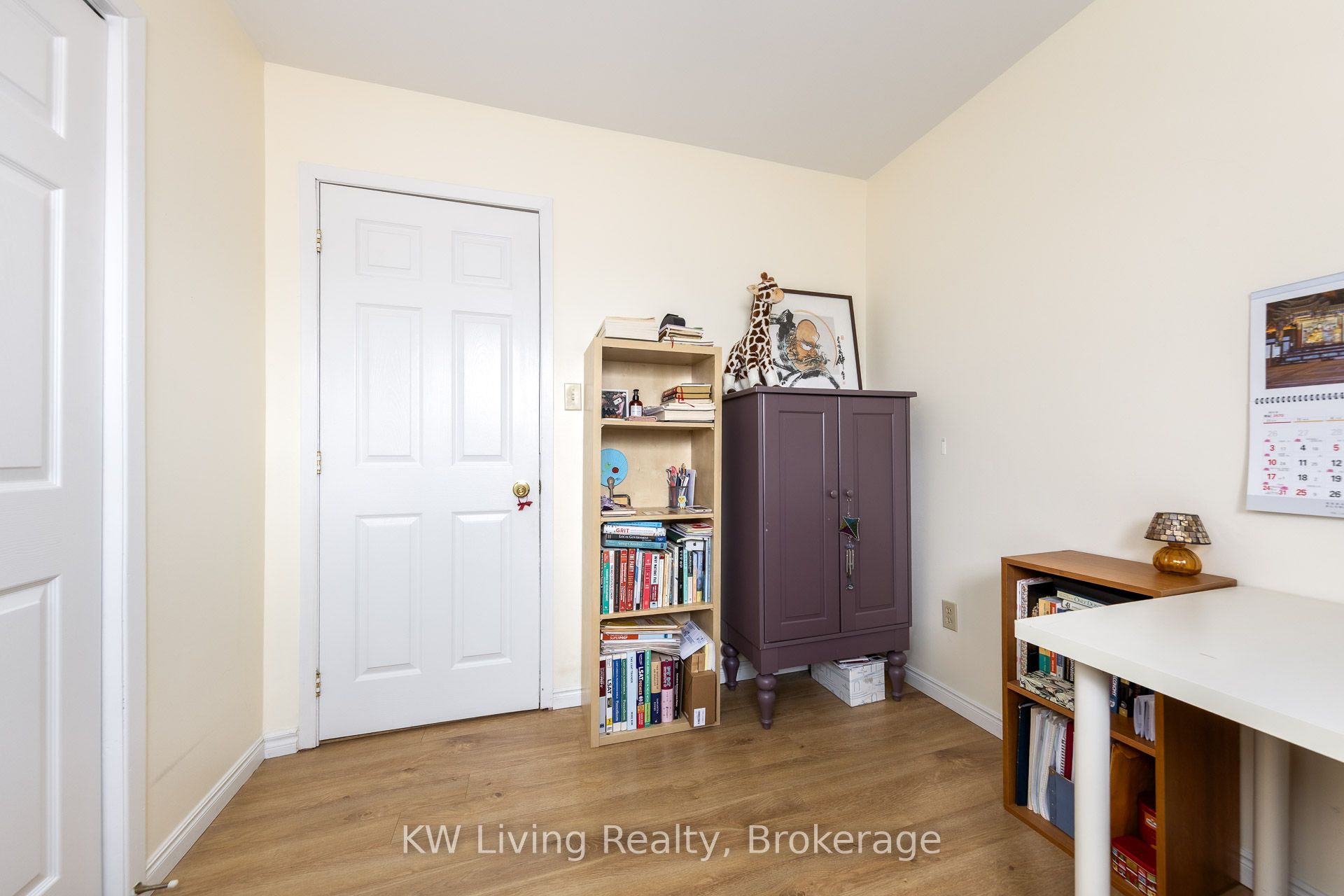 833 Fairbairn Street Property Photo 21