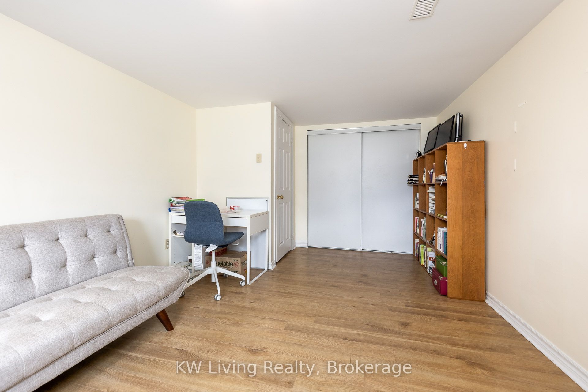 833 Fairbairn Street Property Photo 26