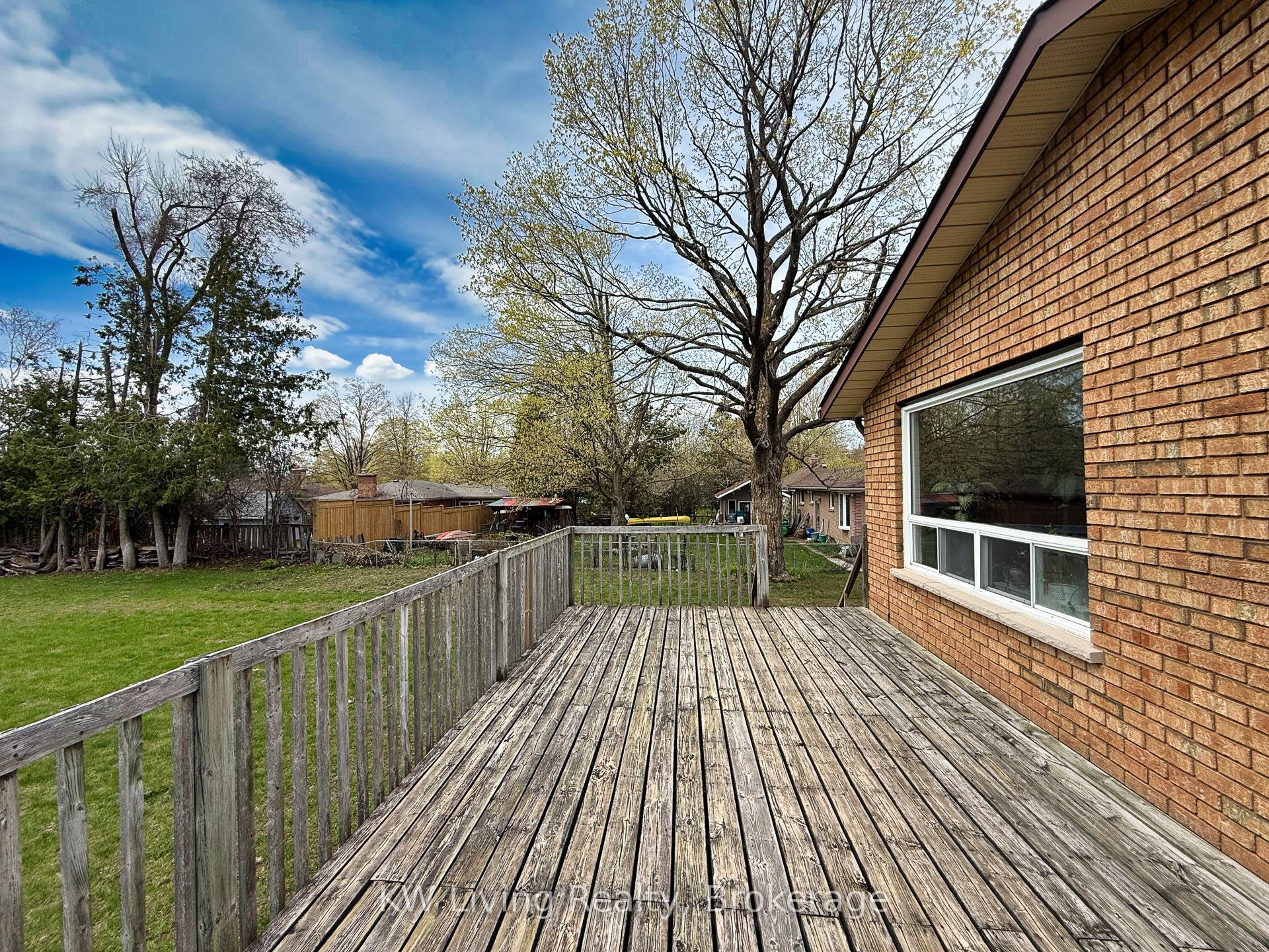 833 Fairbairn Street Property Photo 34
