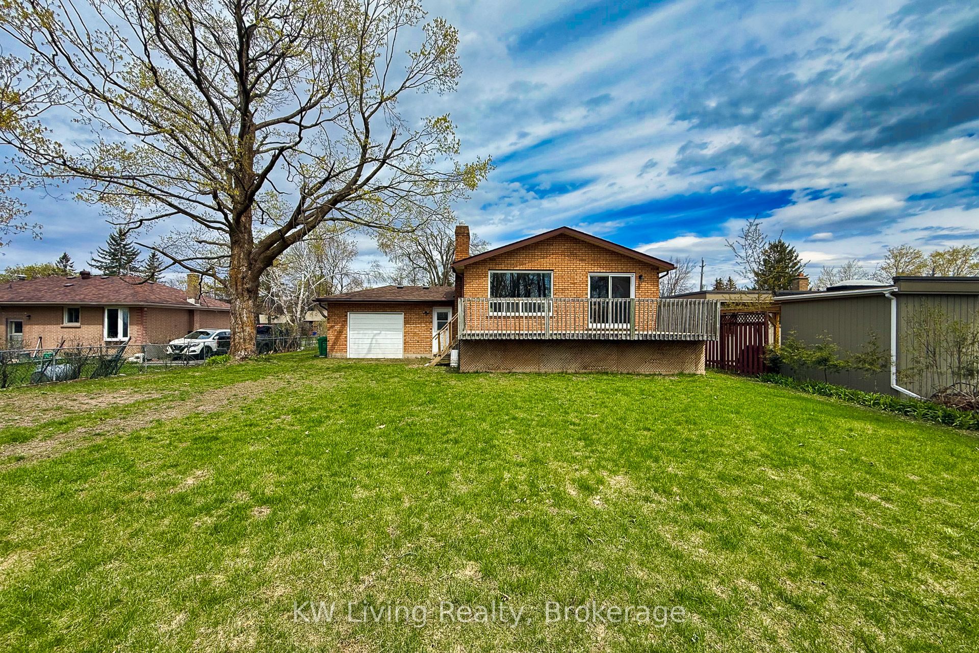833 Fairbairn Street Property Photo 39