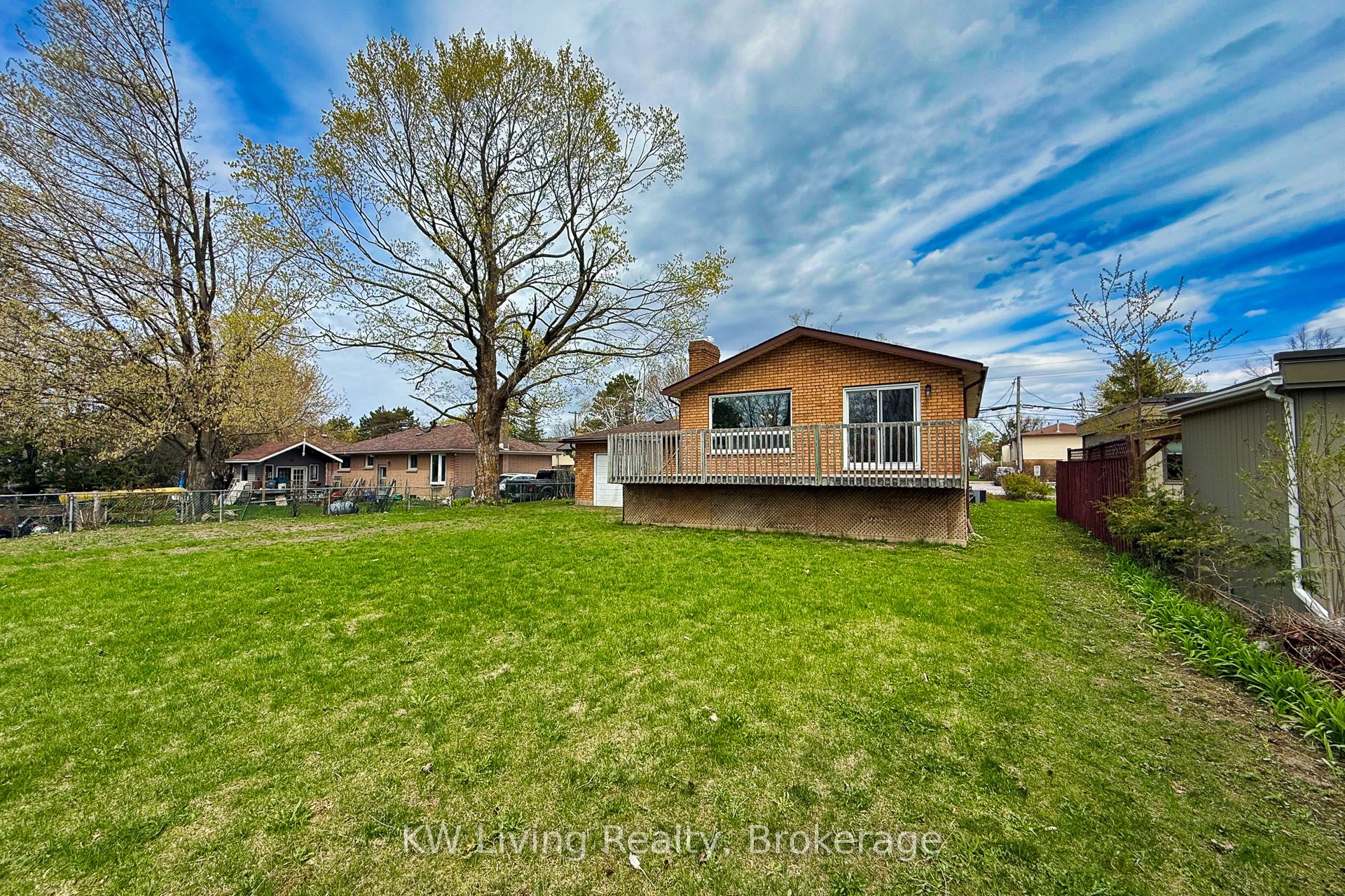 833 Fairbairn Street Property Photo 40