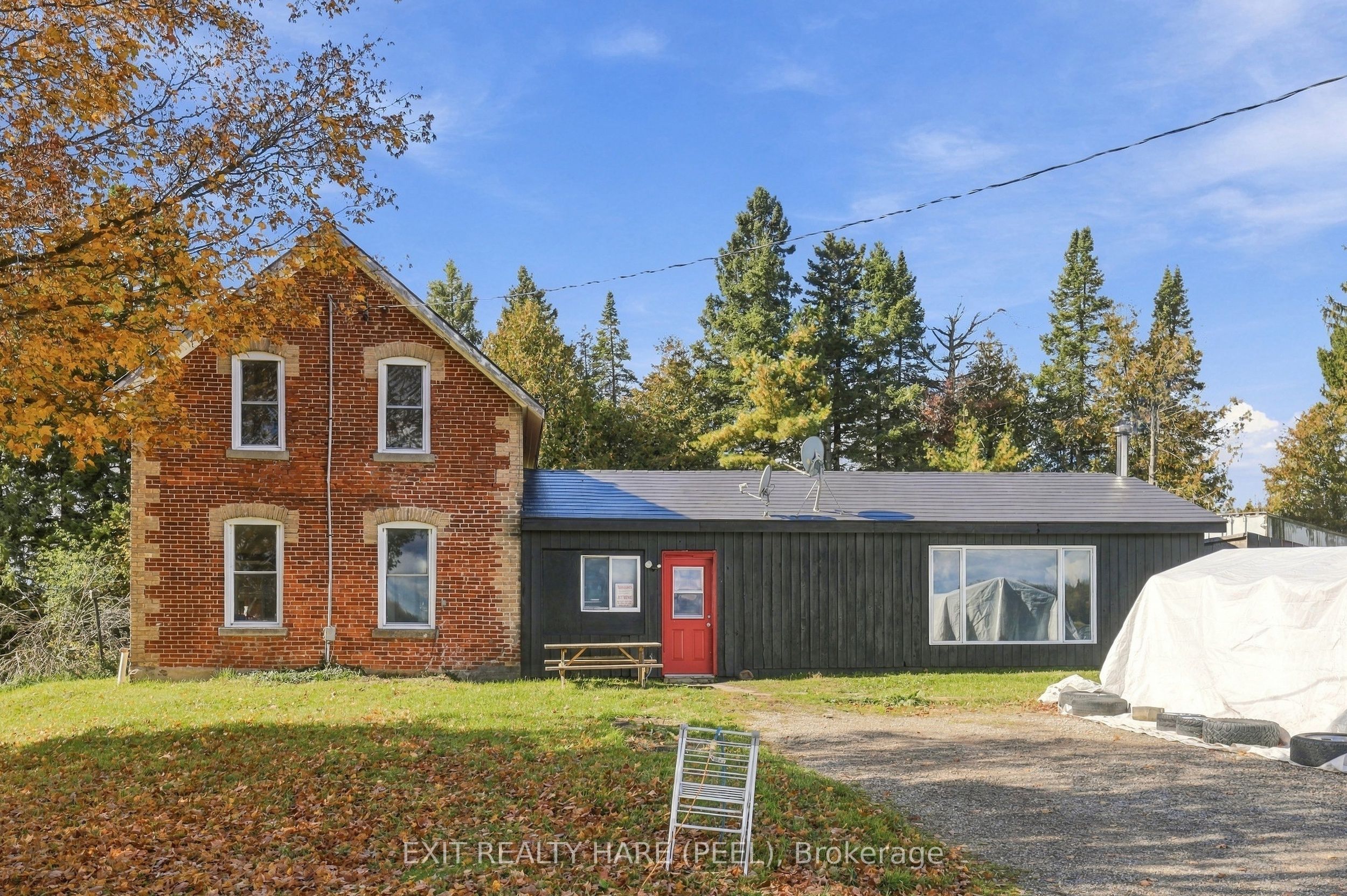 385169 20th Side Road Property Photo 1