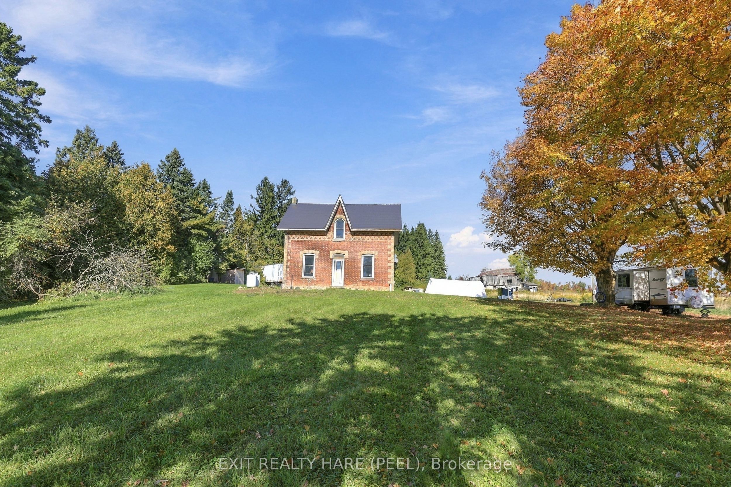385169 20th Side Road Property Photo 3
