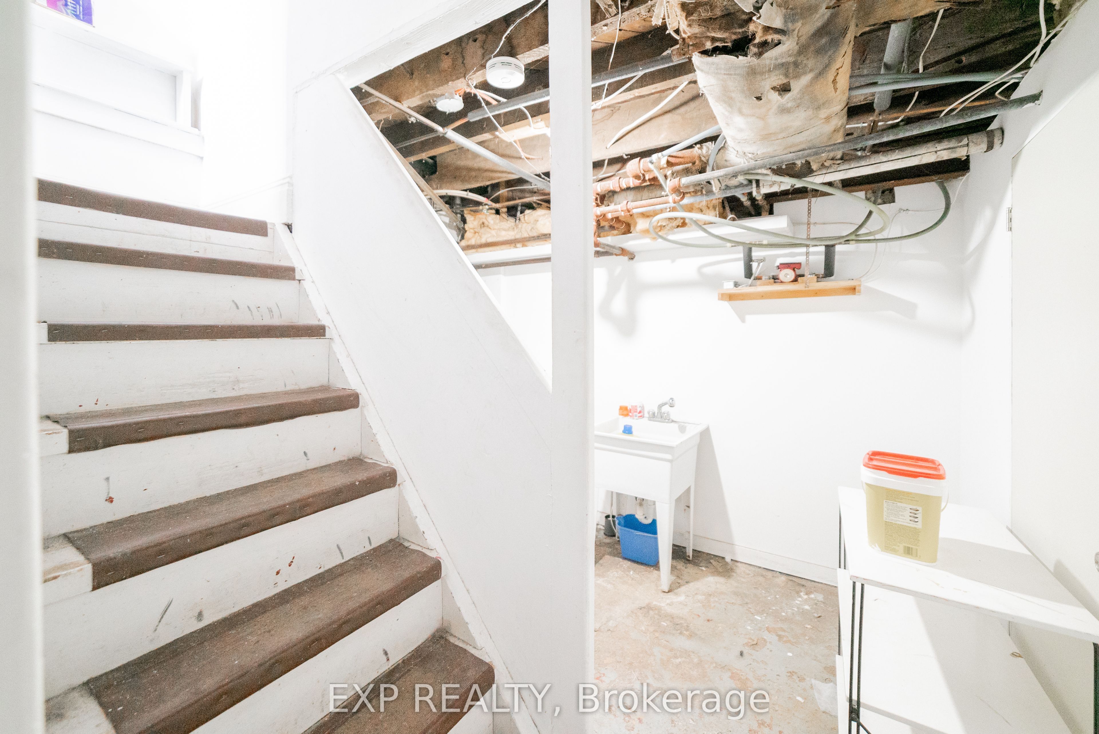 52 Proctor Boulevard Main Property Photo 33