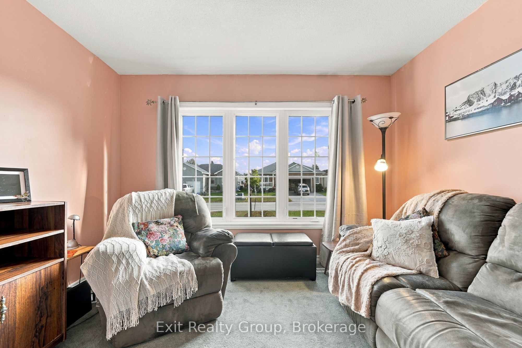 17 Aletha Drive Property Photo 7