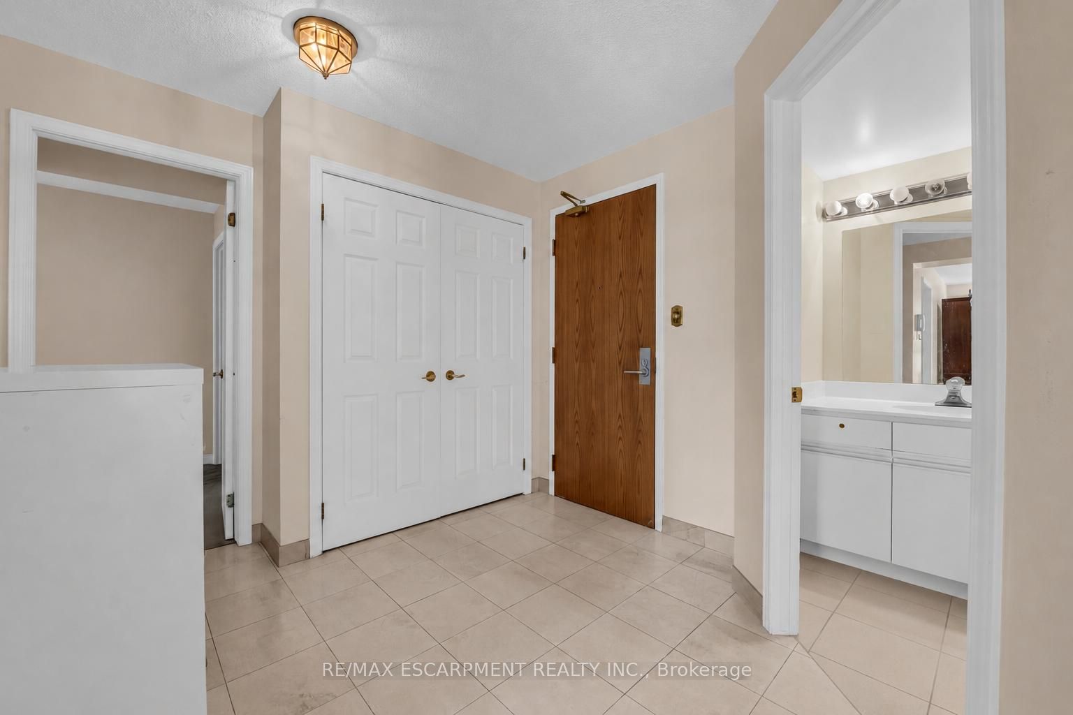 67 Caroline Street S 203 Property Photo 26