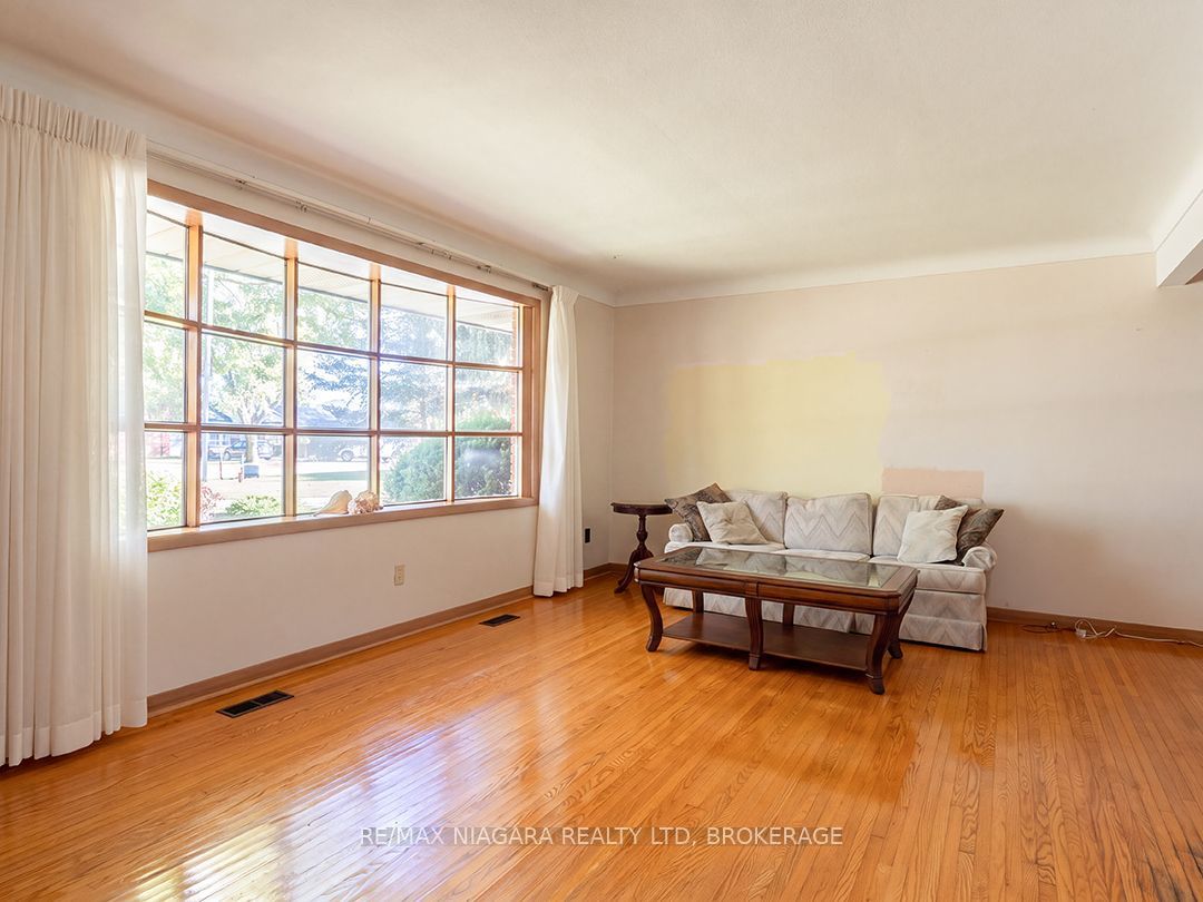 29 Runnymede Road Property Photo 7