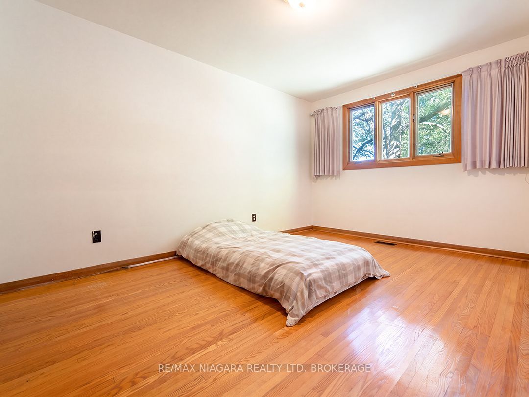 29 Runnymede Road Property Photo 16