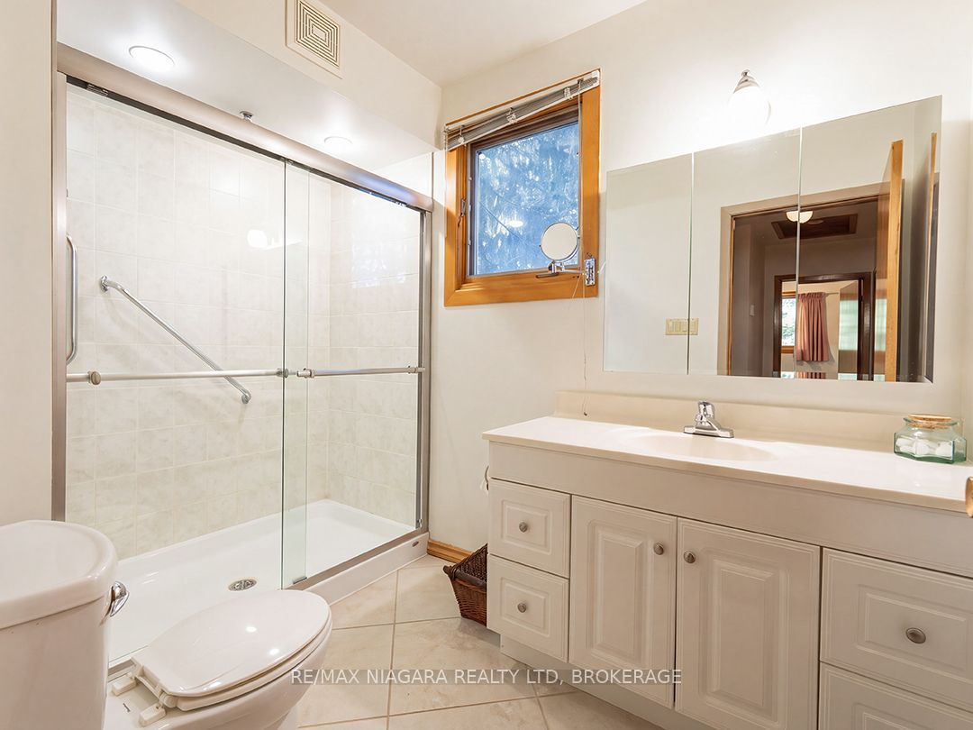 29 Runnymede Road Property Photo 19