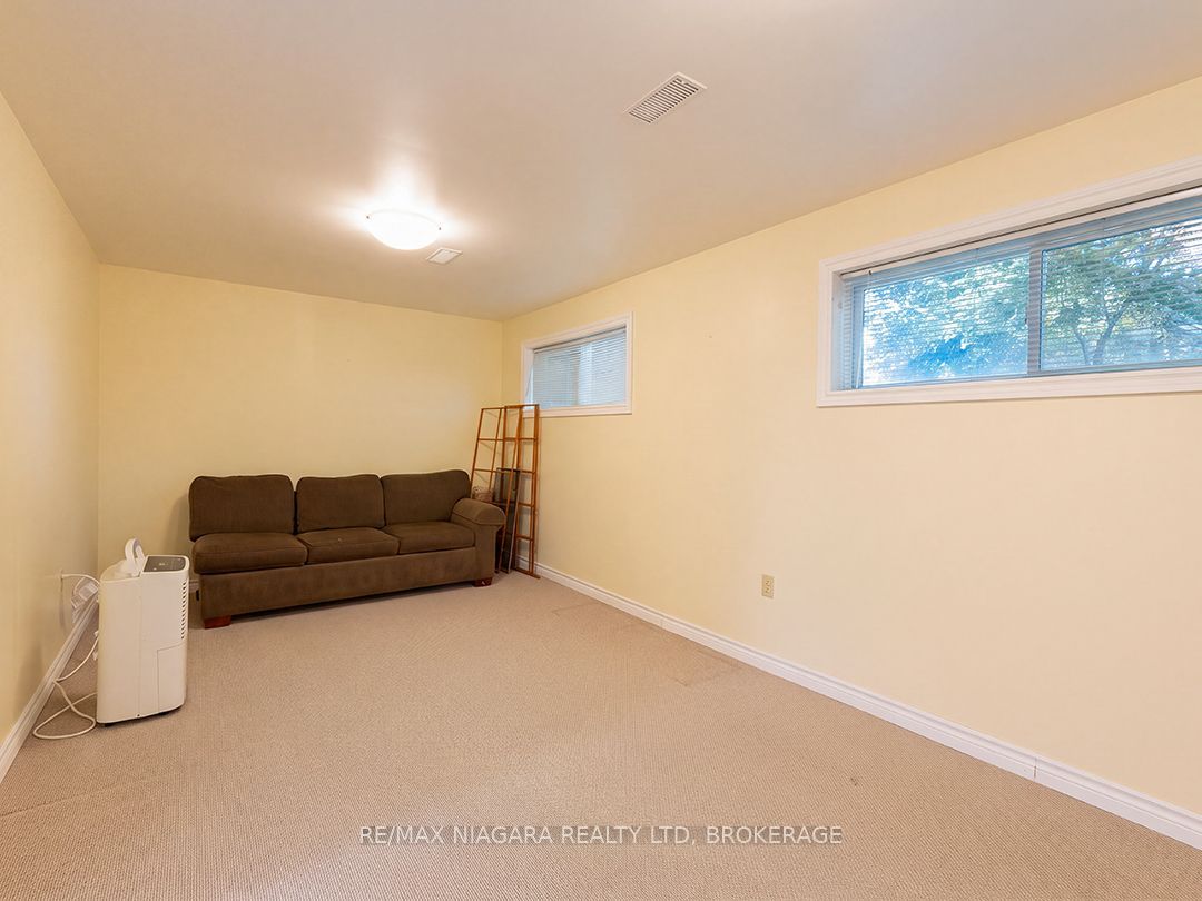 29 Runnymede Road Property Photo 24
