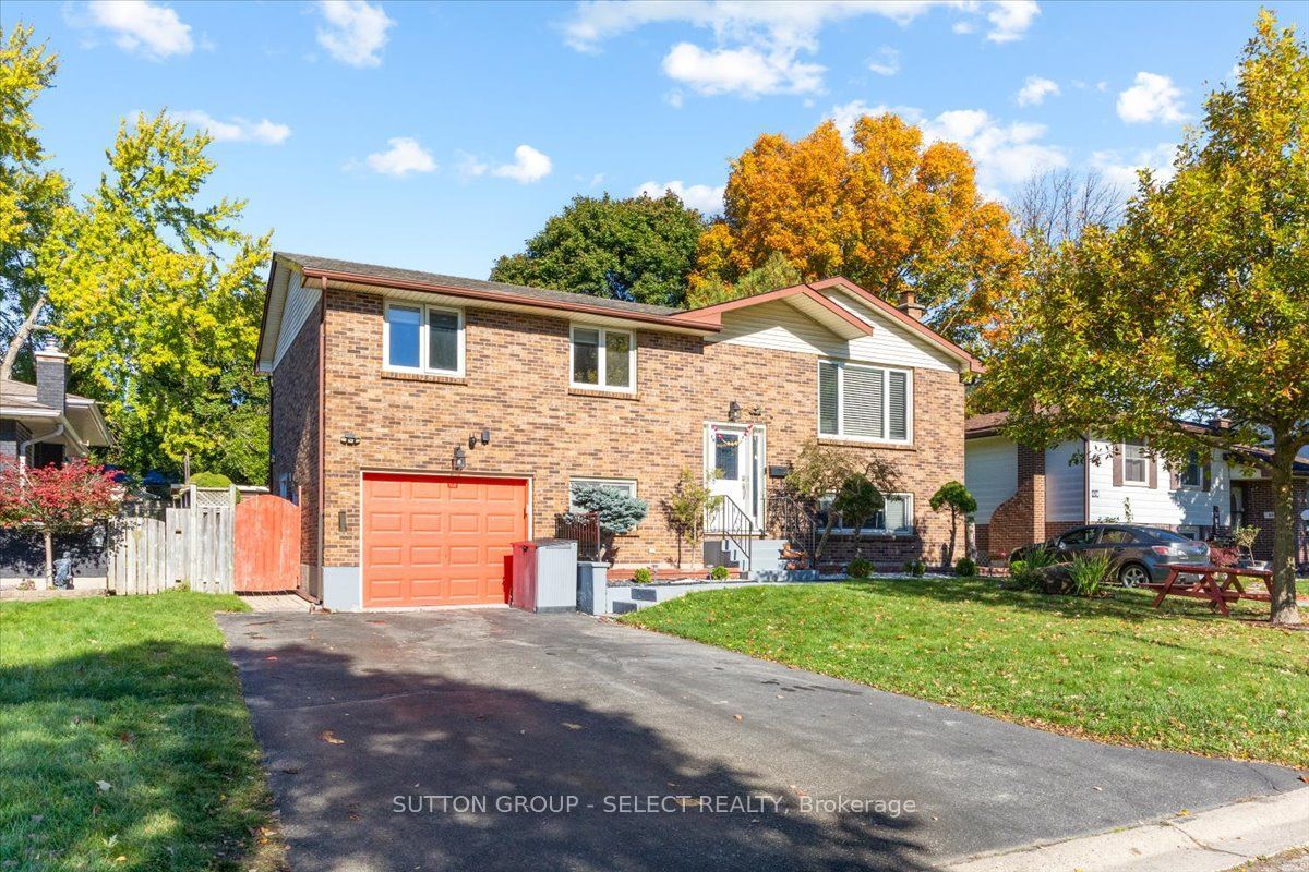 73 Gablewood Crescent Property Photo 2