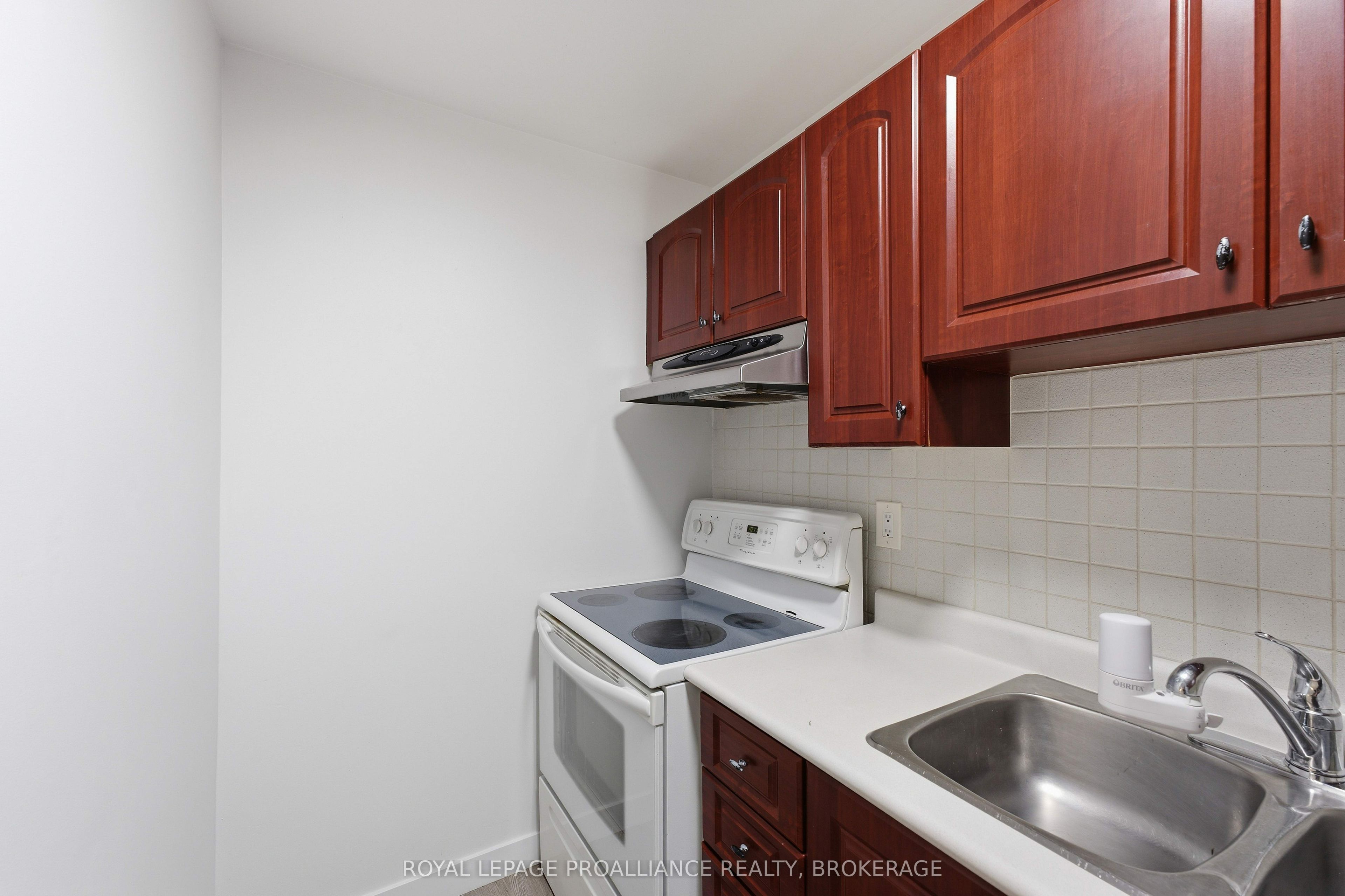 573 Armstrong Road 217 Property Photo 14