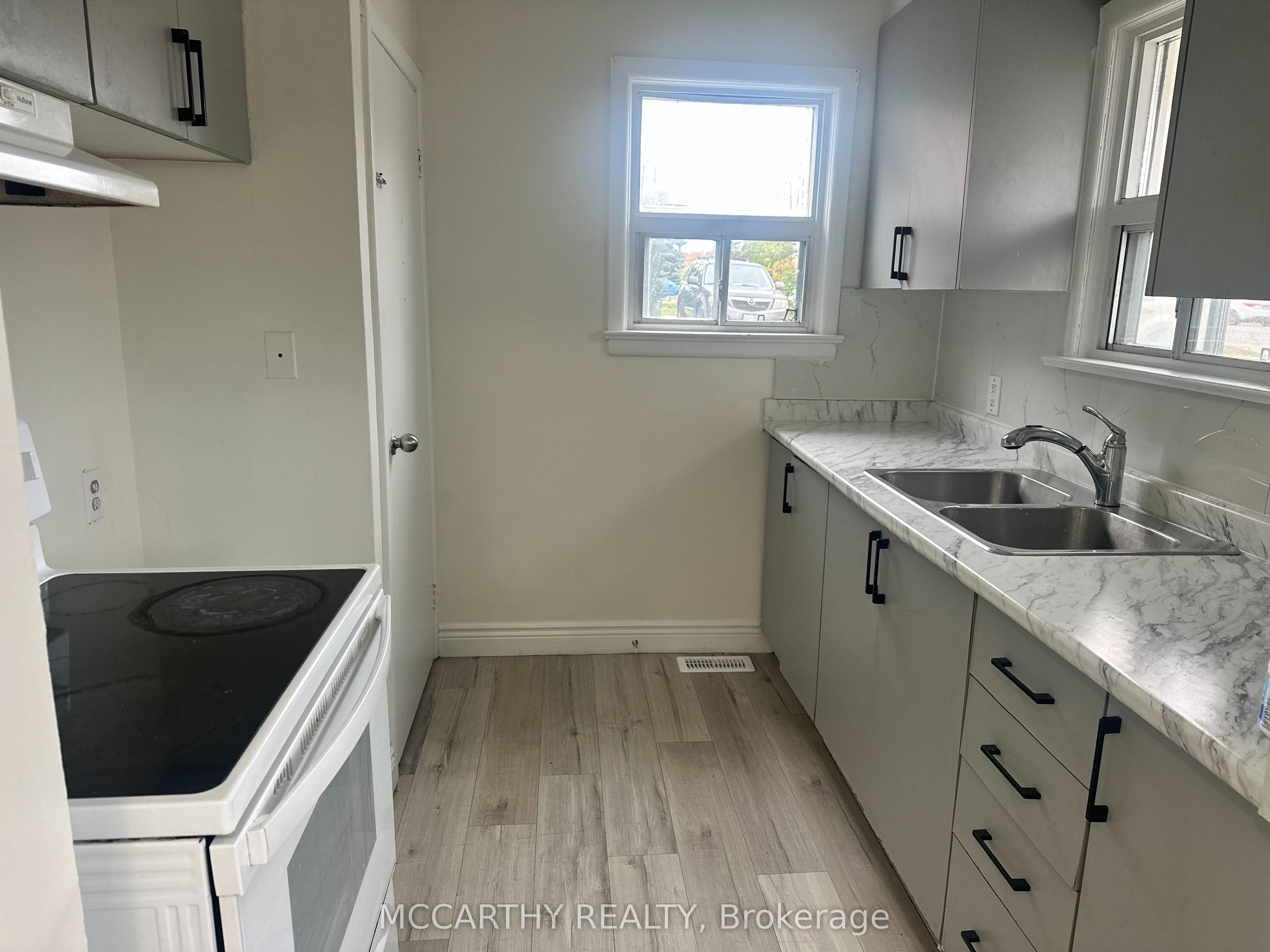 X14095320 Property Photo 5