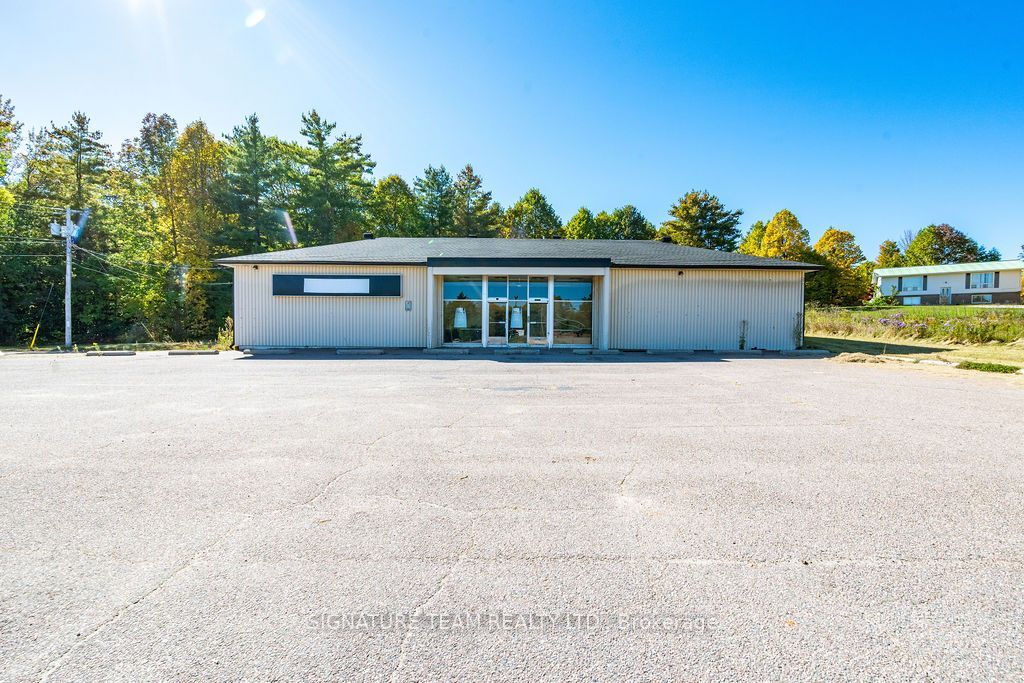 8647 60 Highway Property Photo 1