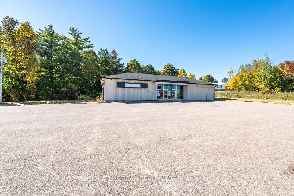 8647 60 Highway Property Photo 3