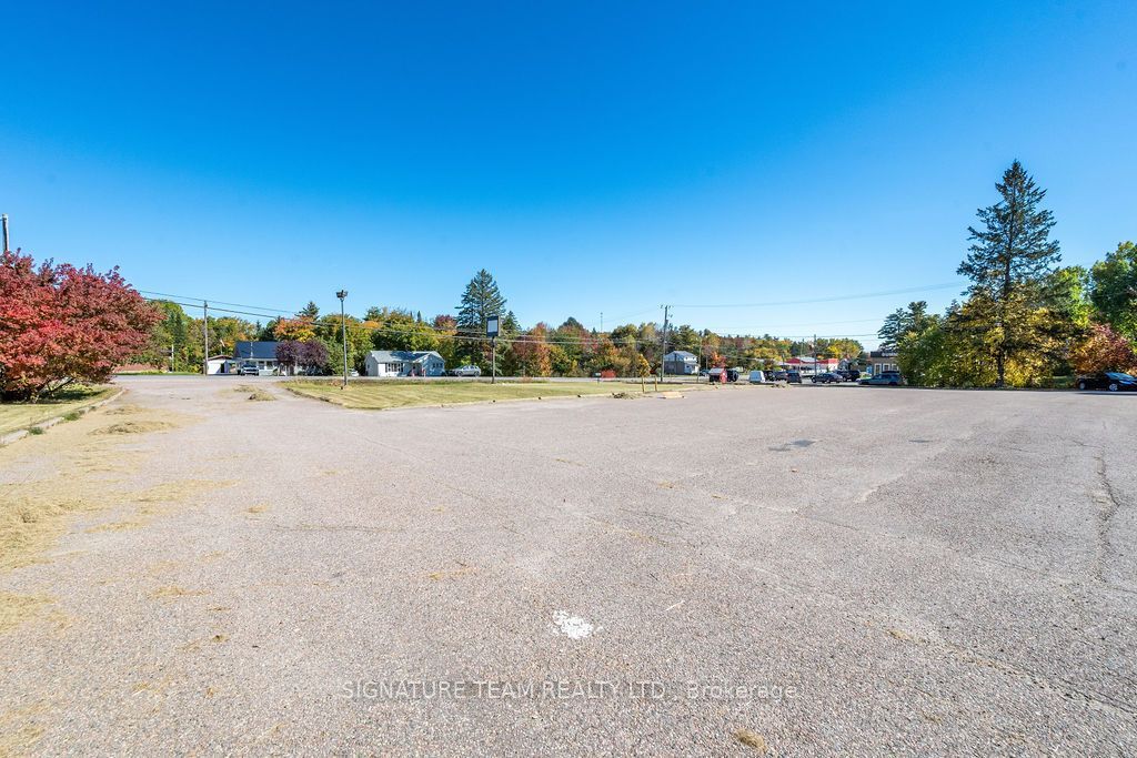 8647 60 Highway Property Photo 4