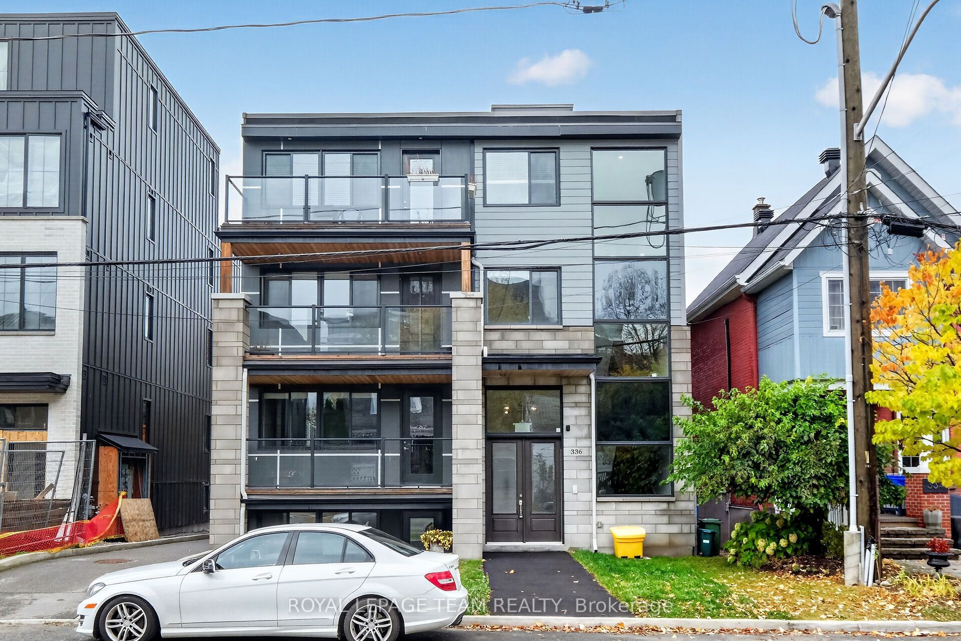 336 Tweedsmuir Avenue 3 Property Photo 1