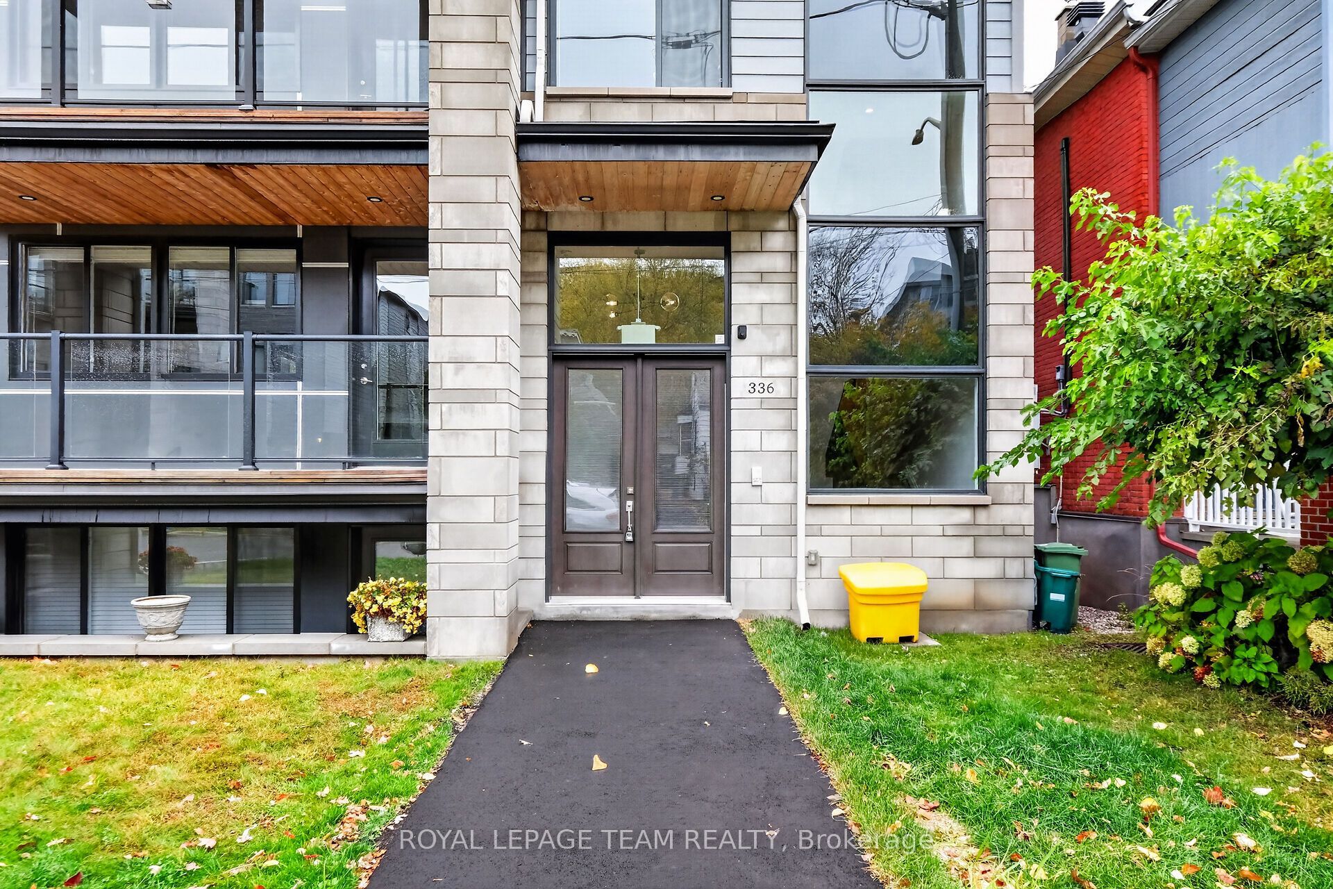 336 Tweedsmuir Avenue 2 Property Photo 3