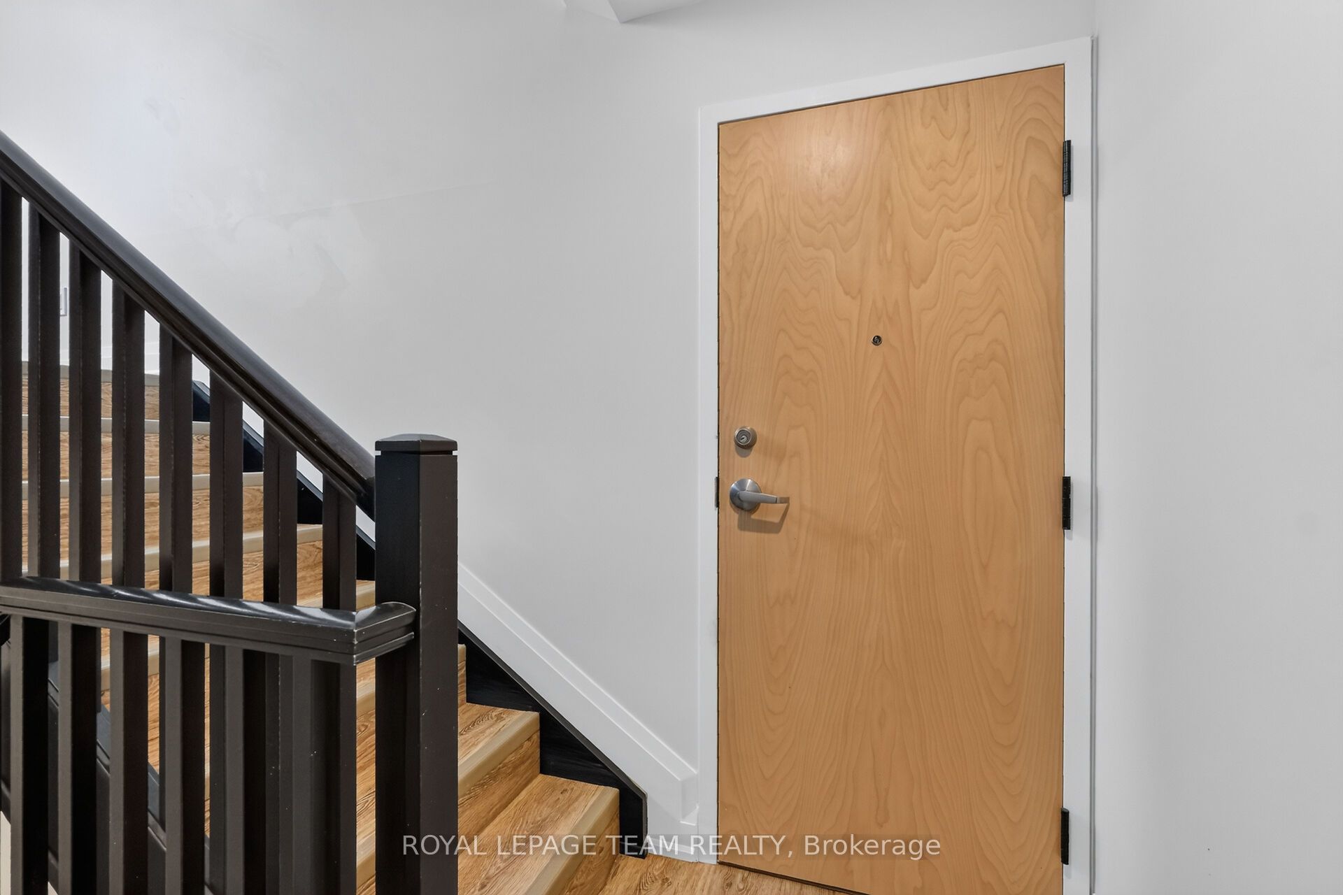 336 Tweedsmuir Avenue 2 Property Photo 7