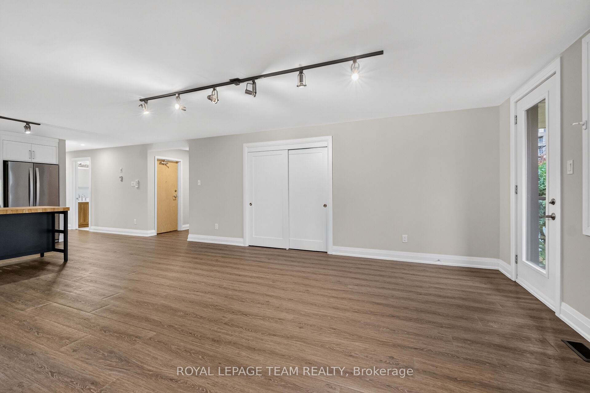 336 Tweedsmuir Avenue 2 Property Photo 14