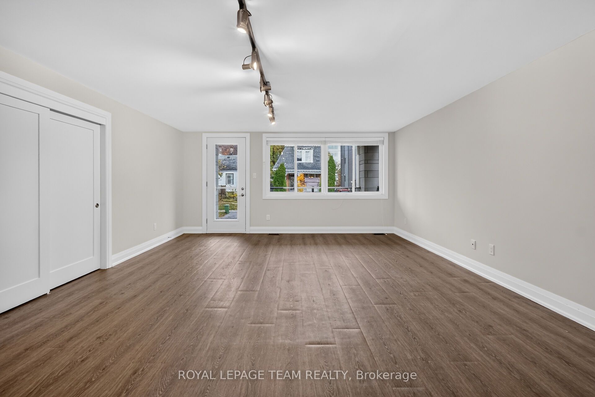 336 Tweedsmuir Avenue 2 Property Photo 15