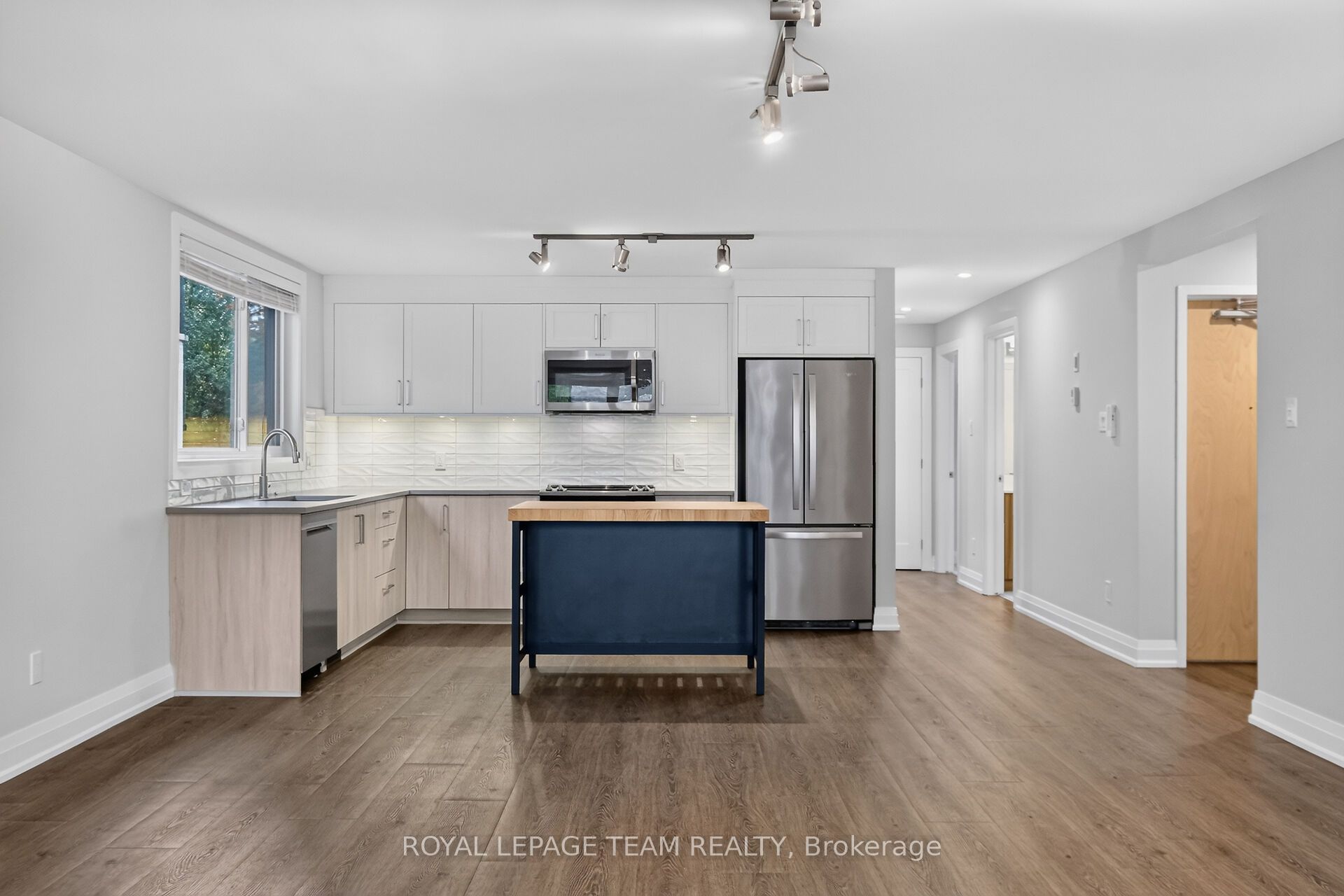 336 Tweedsmuir Avenue 2 Property Photo 17