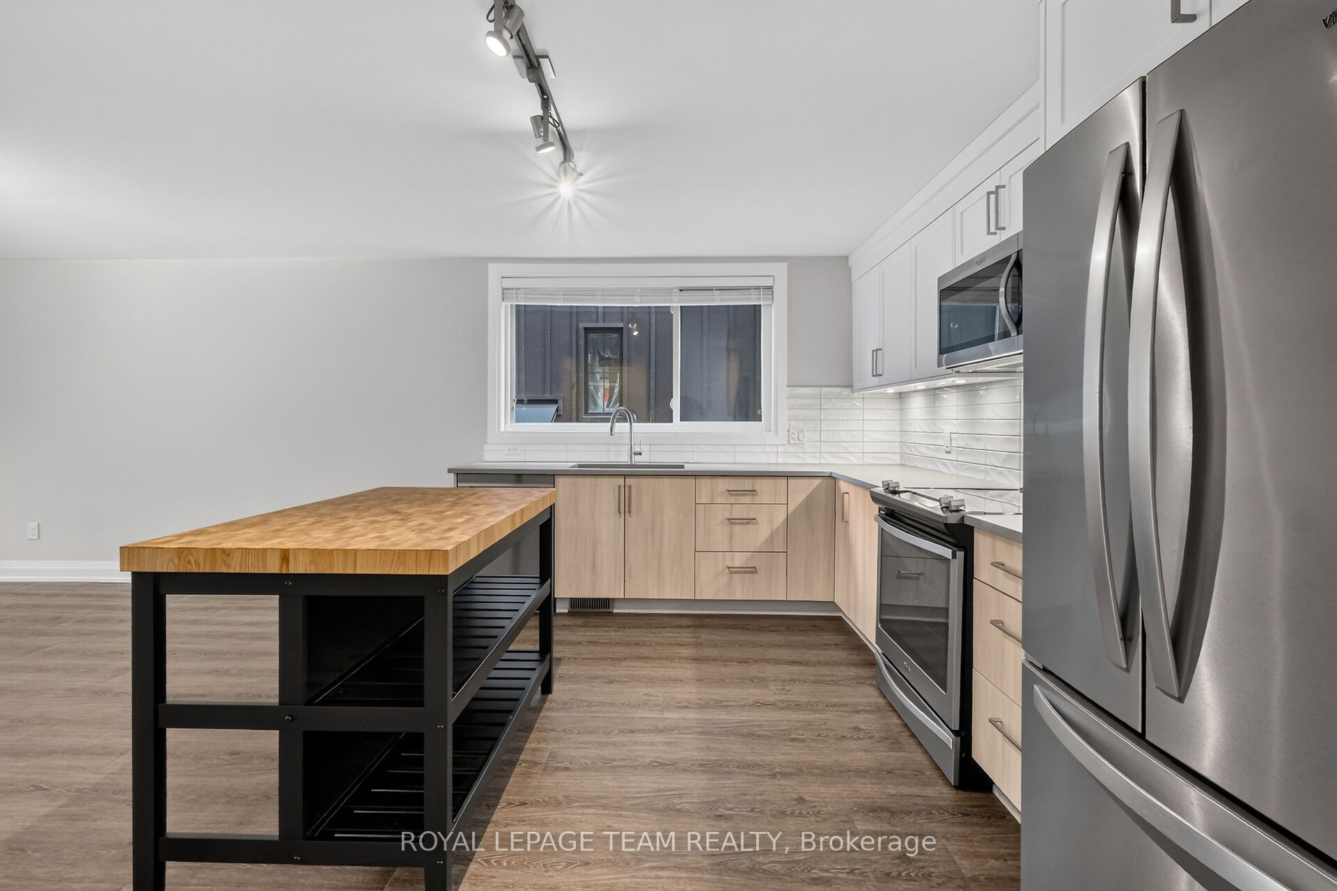 336 Tweedsmuir Avenue 2 Property Photo 19