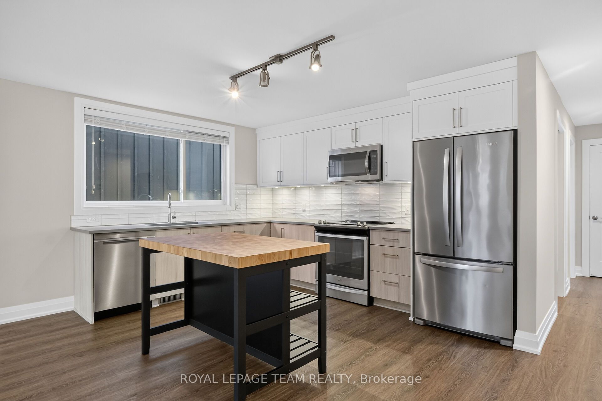 336 Tweedsmuir Avenue 2 Property Photo 21