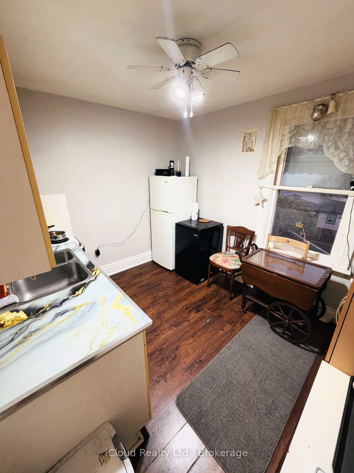 1176 Cannon Street E Main Property Photo 3