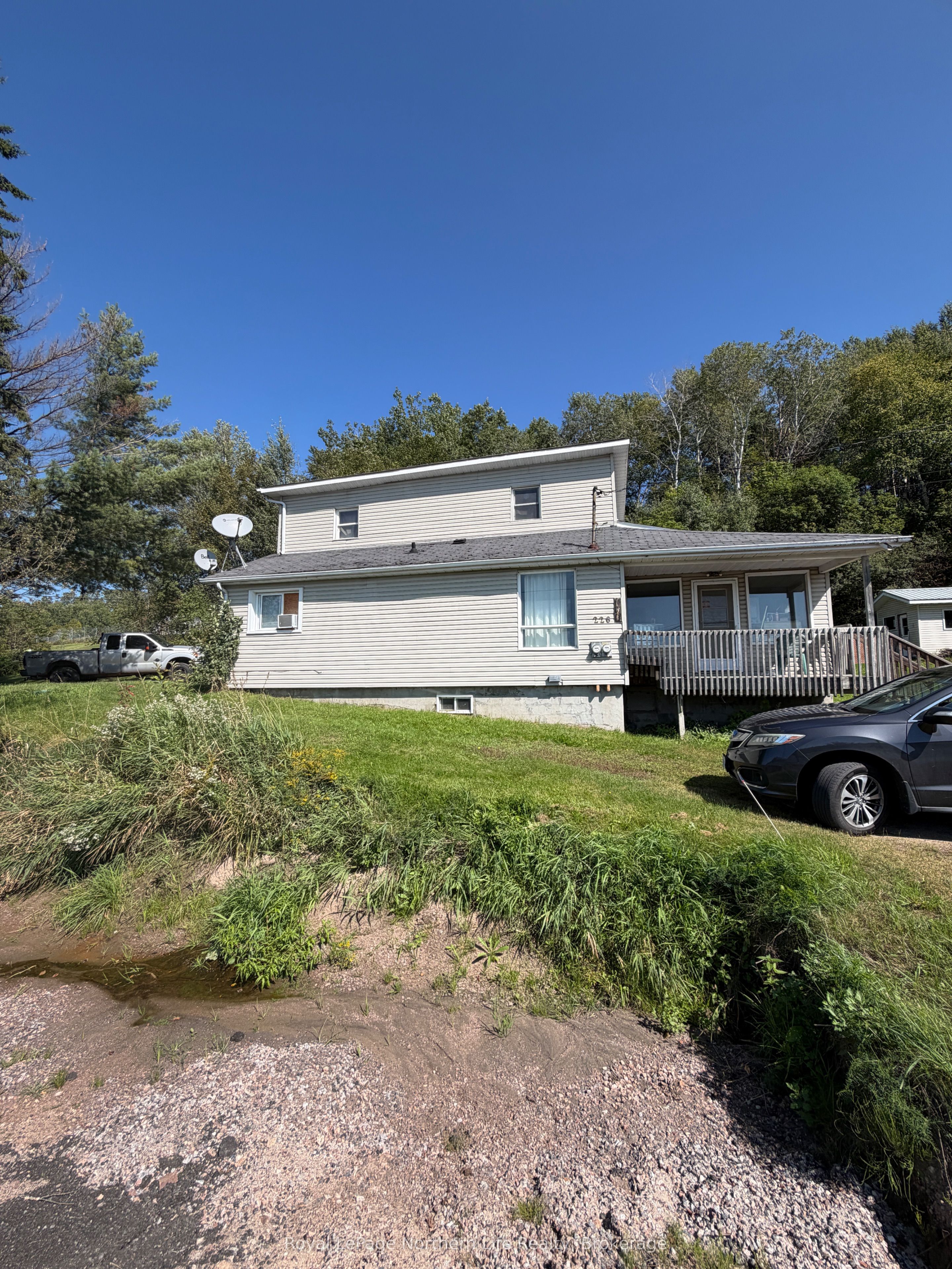 226 Railway Street Property Photo 1