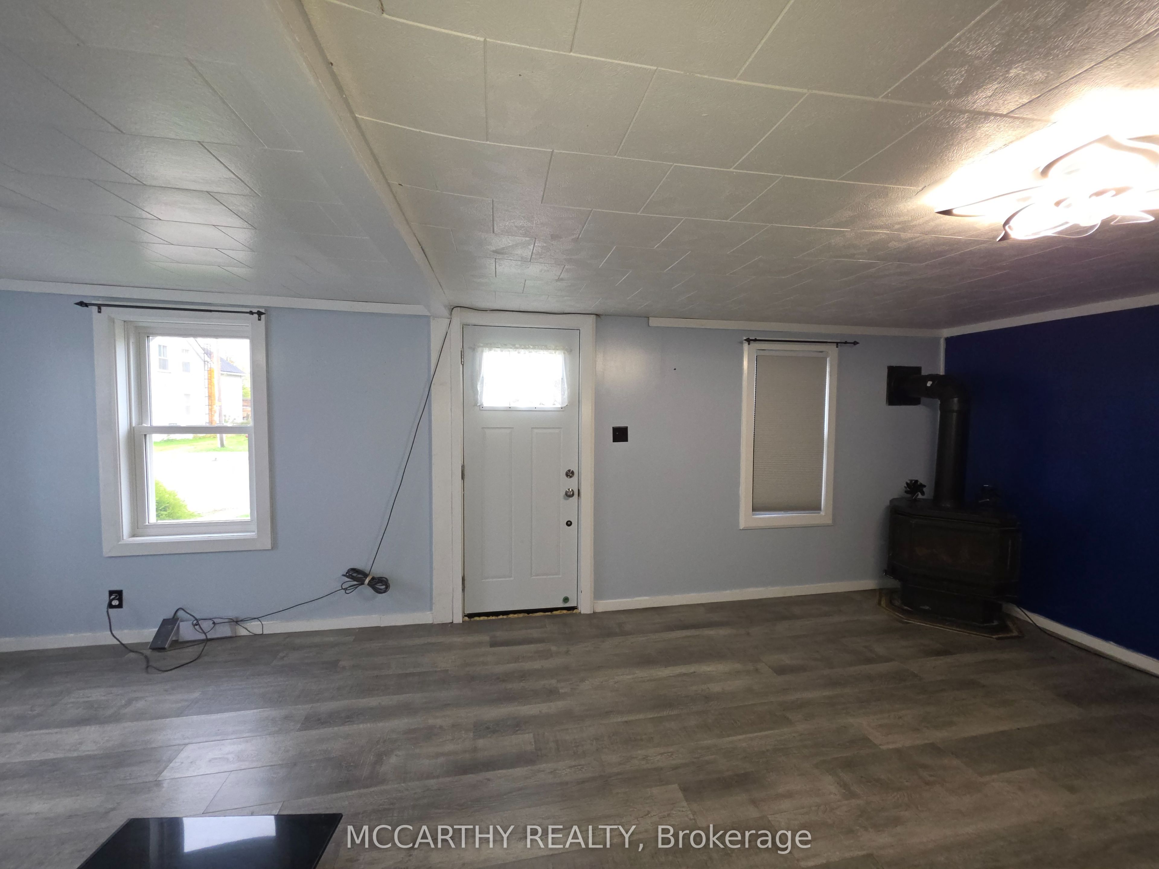 50 Young Street Property Photo 11