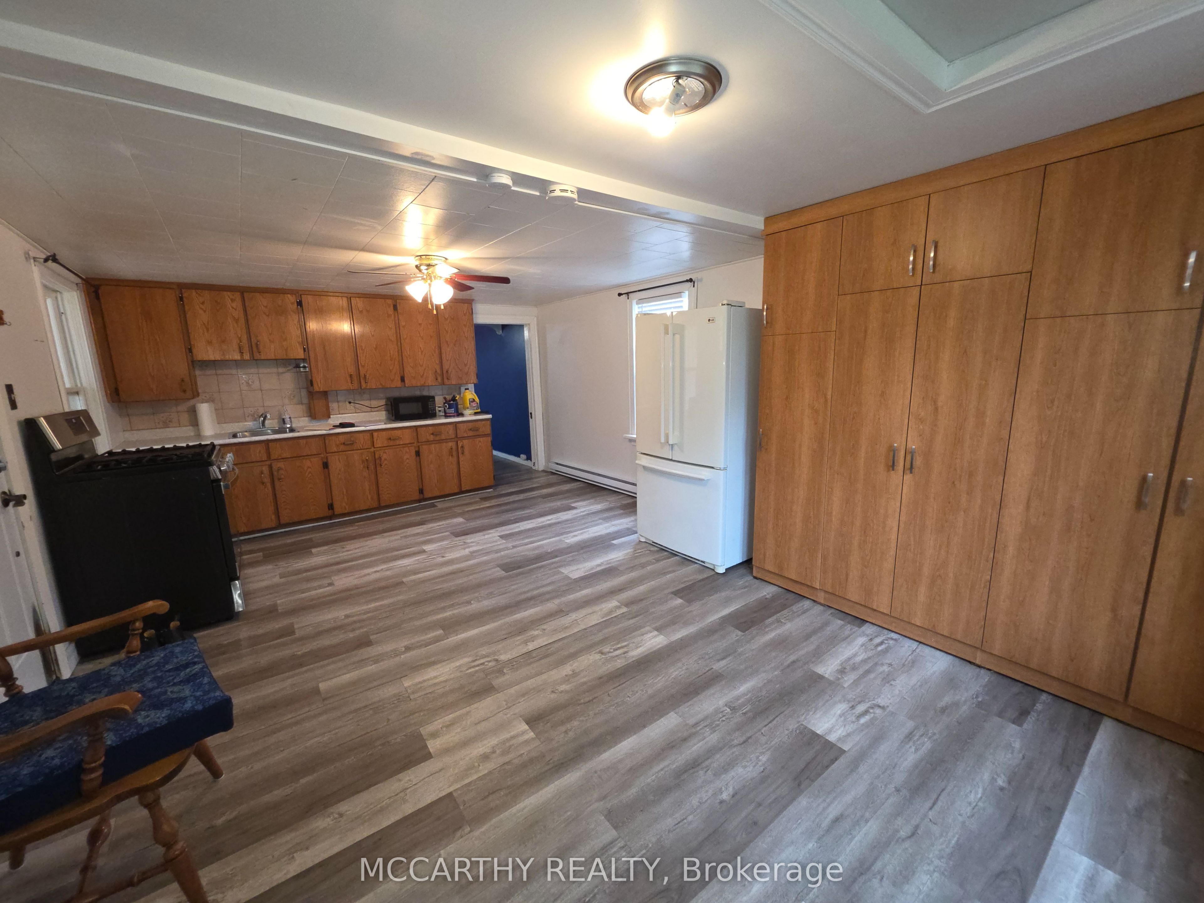 50 Young Street Property Photo 16