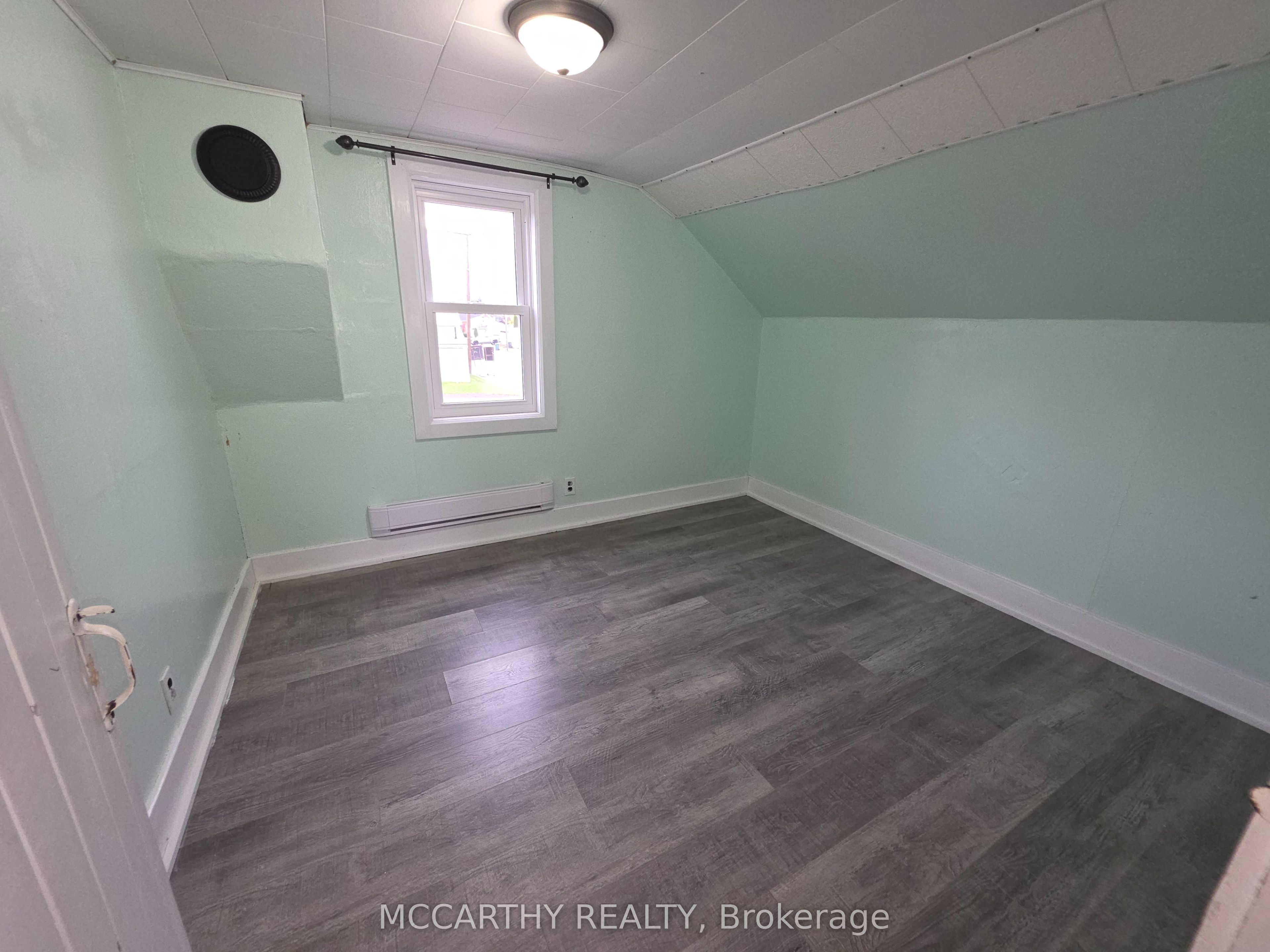 50 Young Street Property Photo 25