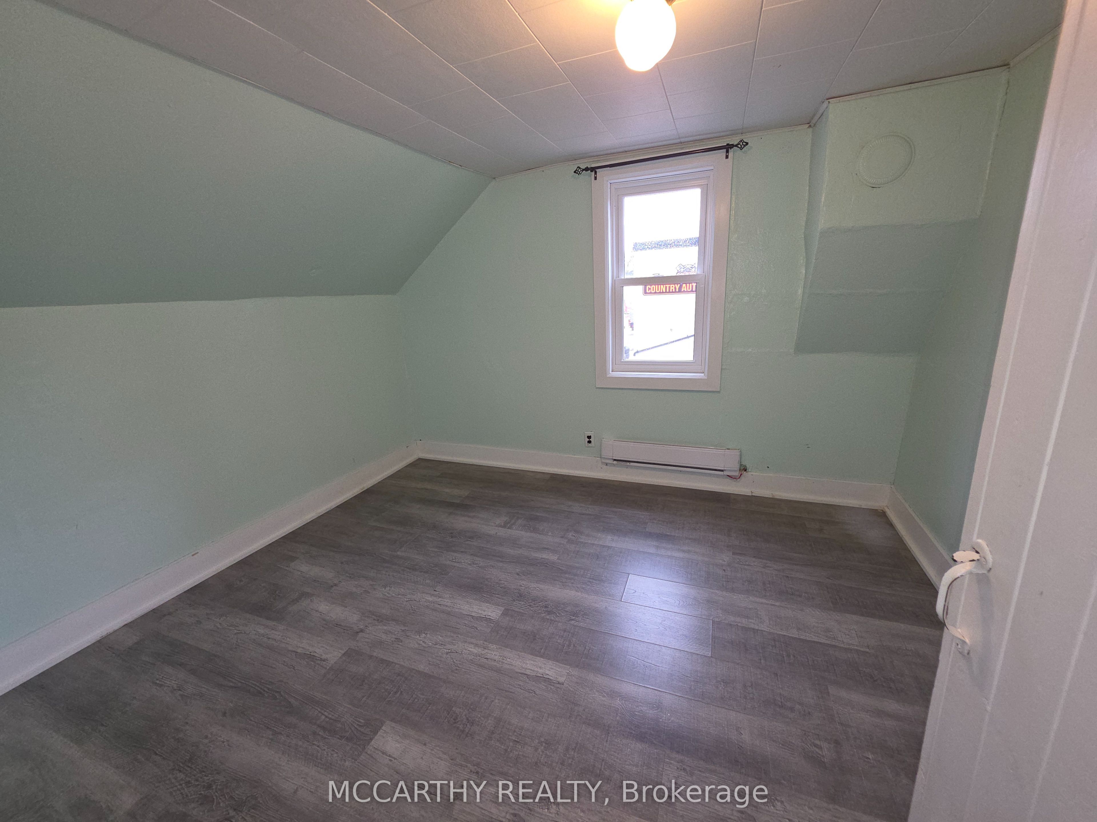 50 Young Street Property Photo 26