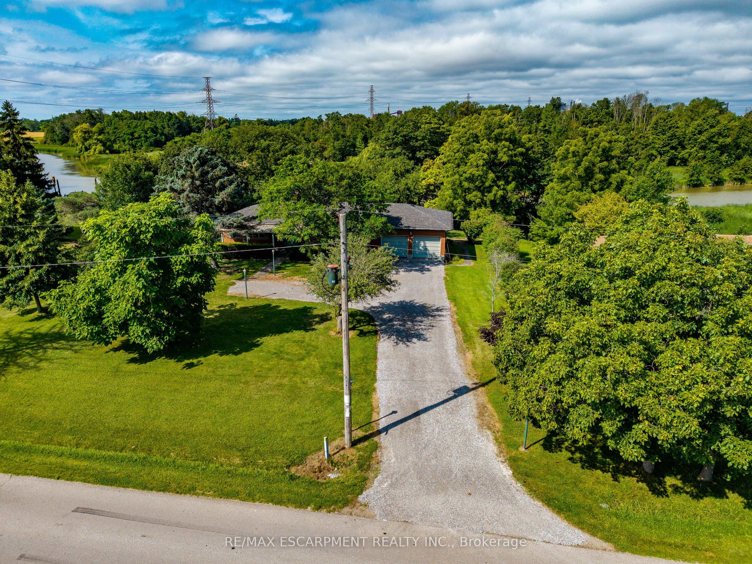 107 Erie Street Property Photo 4