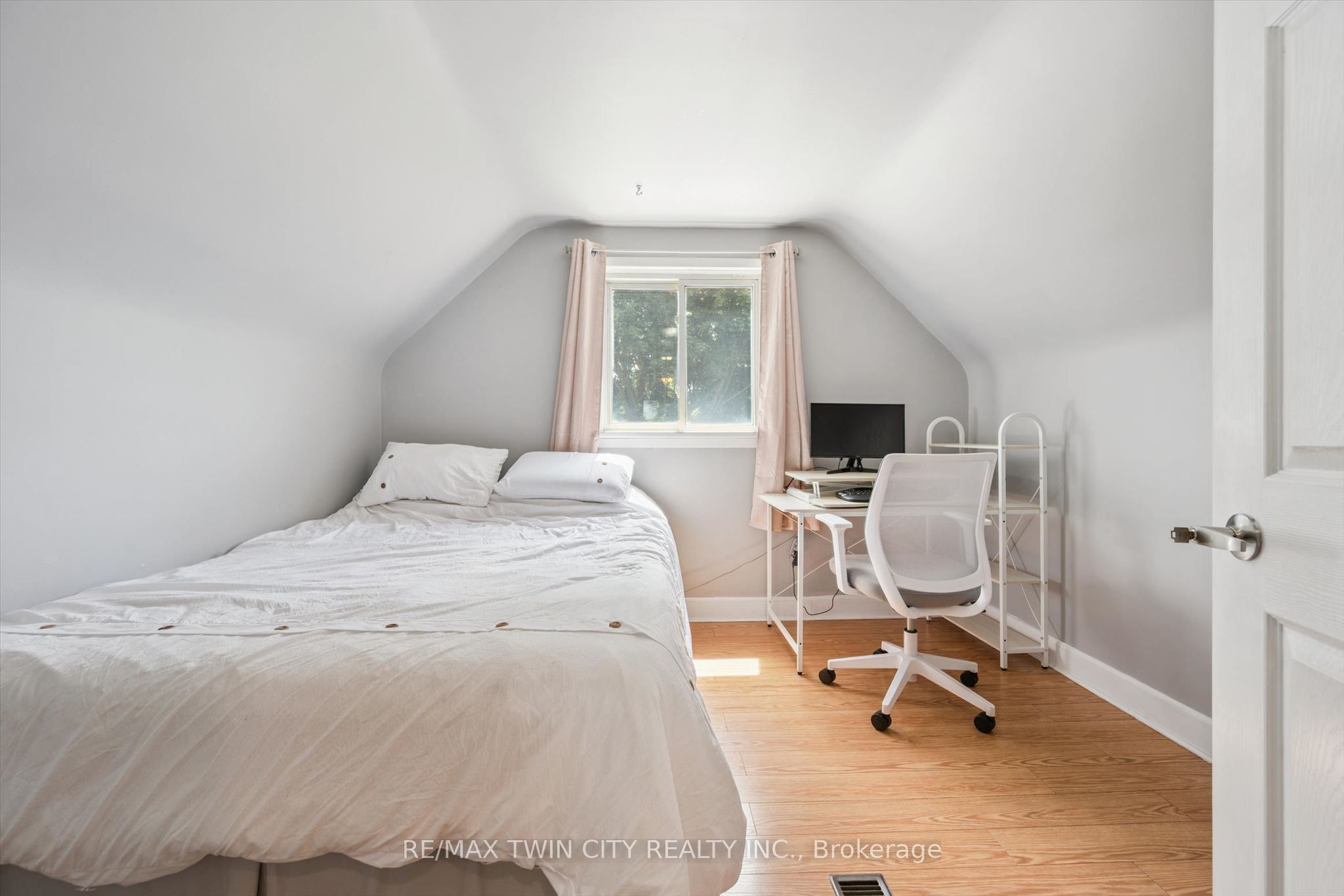 129 Florence Avenue Property Photo 14