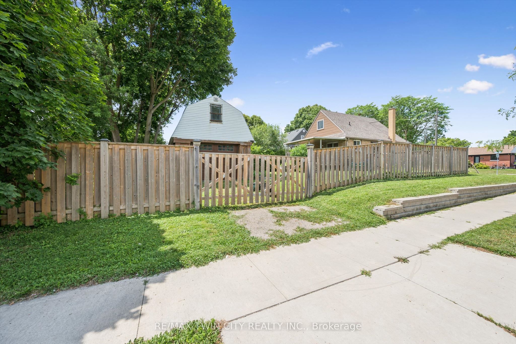 129 Florence Avenue Property Photo 17