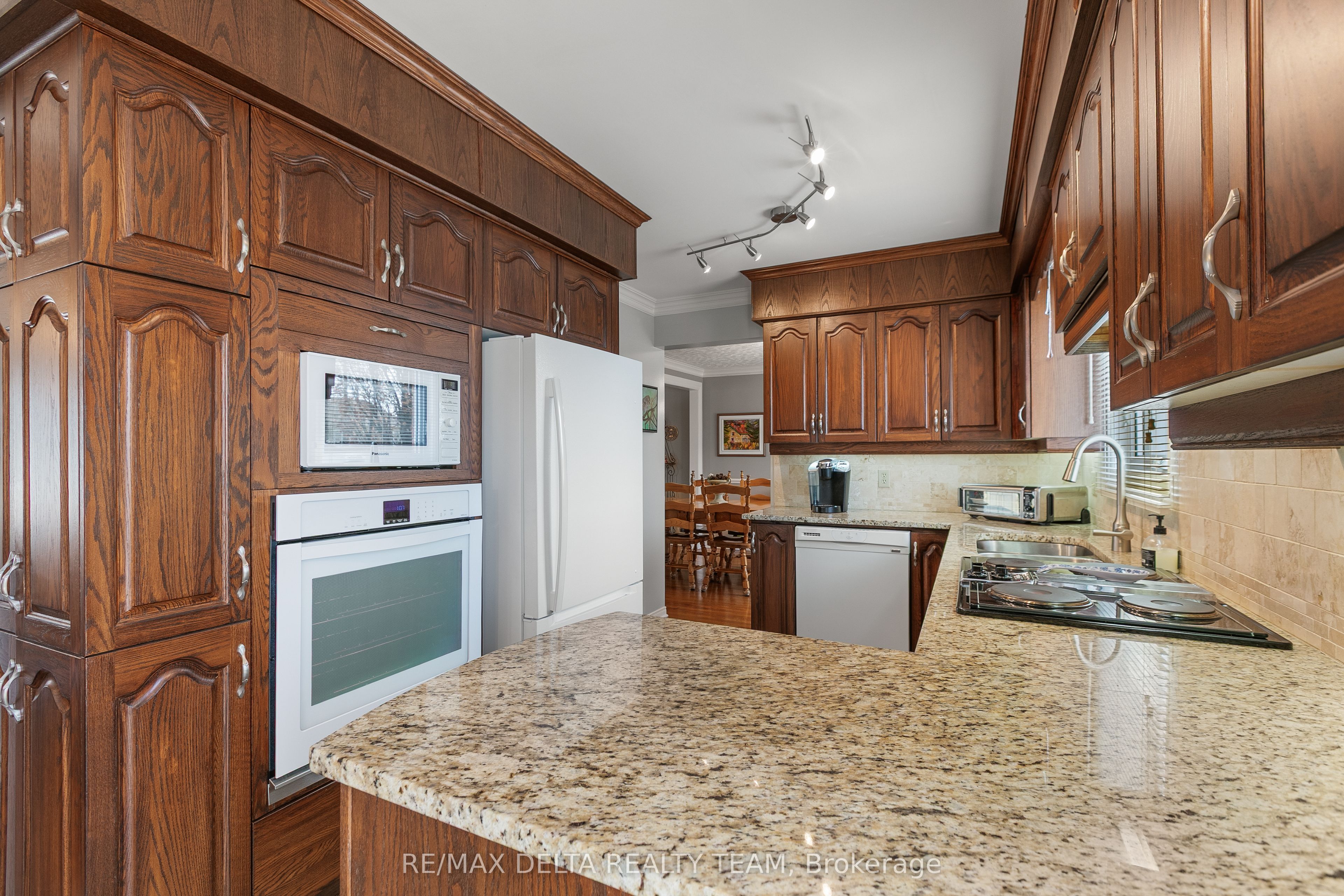 657 Ste Anne Street Property Photo 17