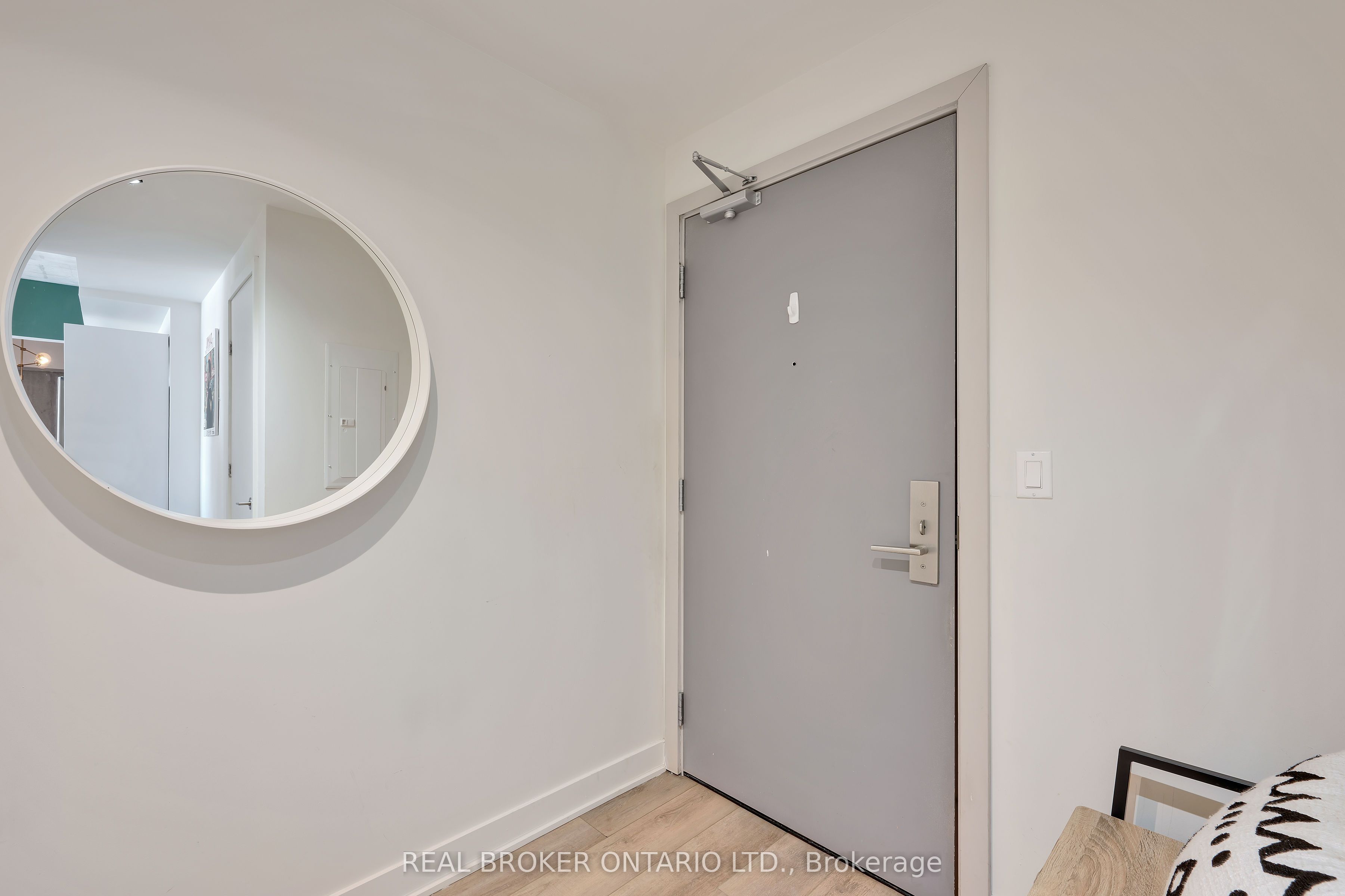 203 Catherine Street 703 Property Photo 2