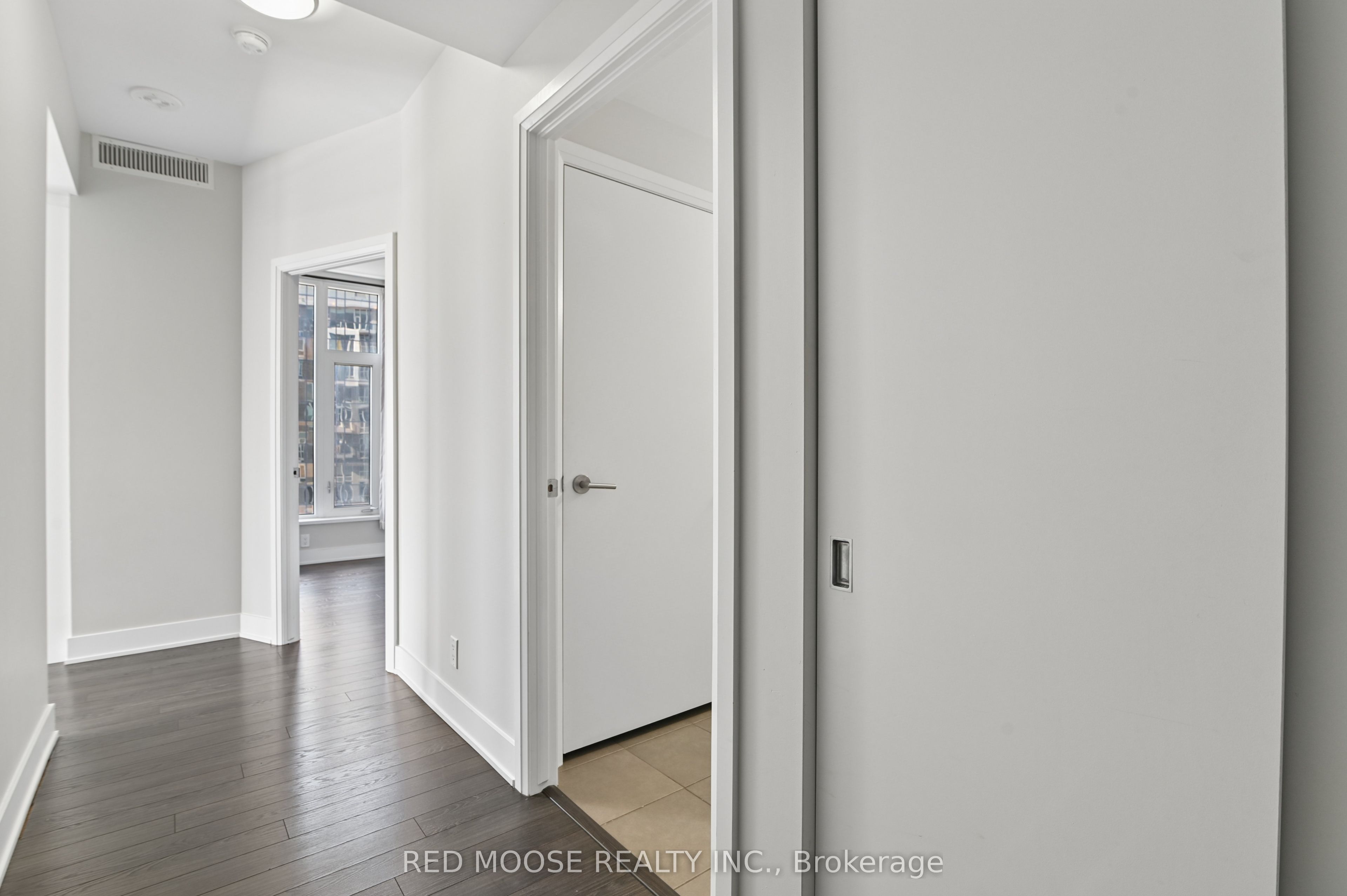 118 Holmwood Avenue 705 Property Photo 11
