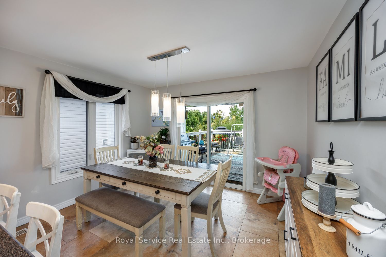 2690 Foxmeadow Road Property Photo 12