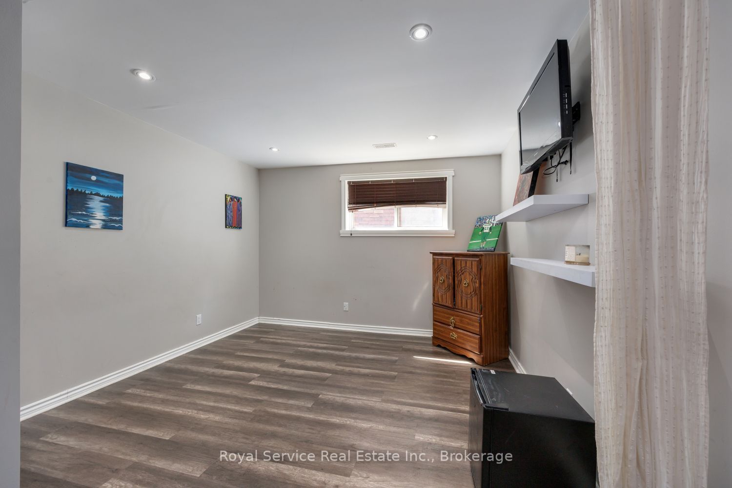 2690 Foxmeadow Road Property Photo 28