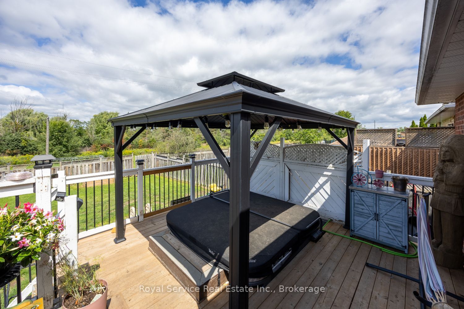 2690 Foxmeadow Road Property Photo 35