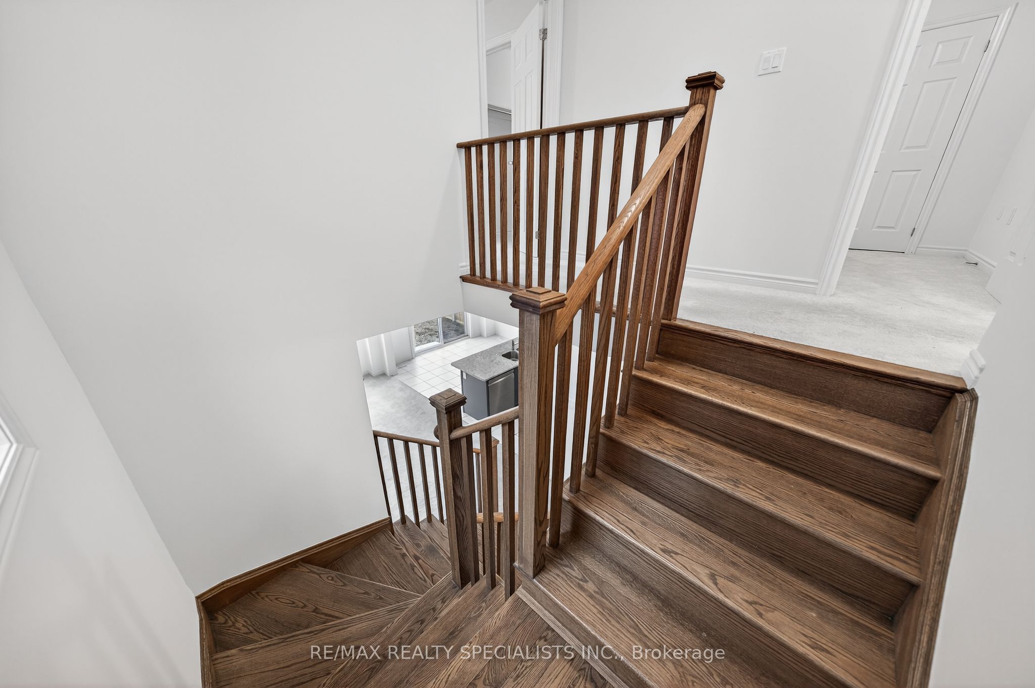 27 Harpin Way W Property Photo 27